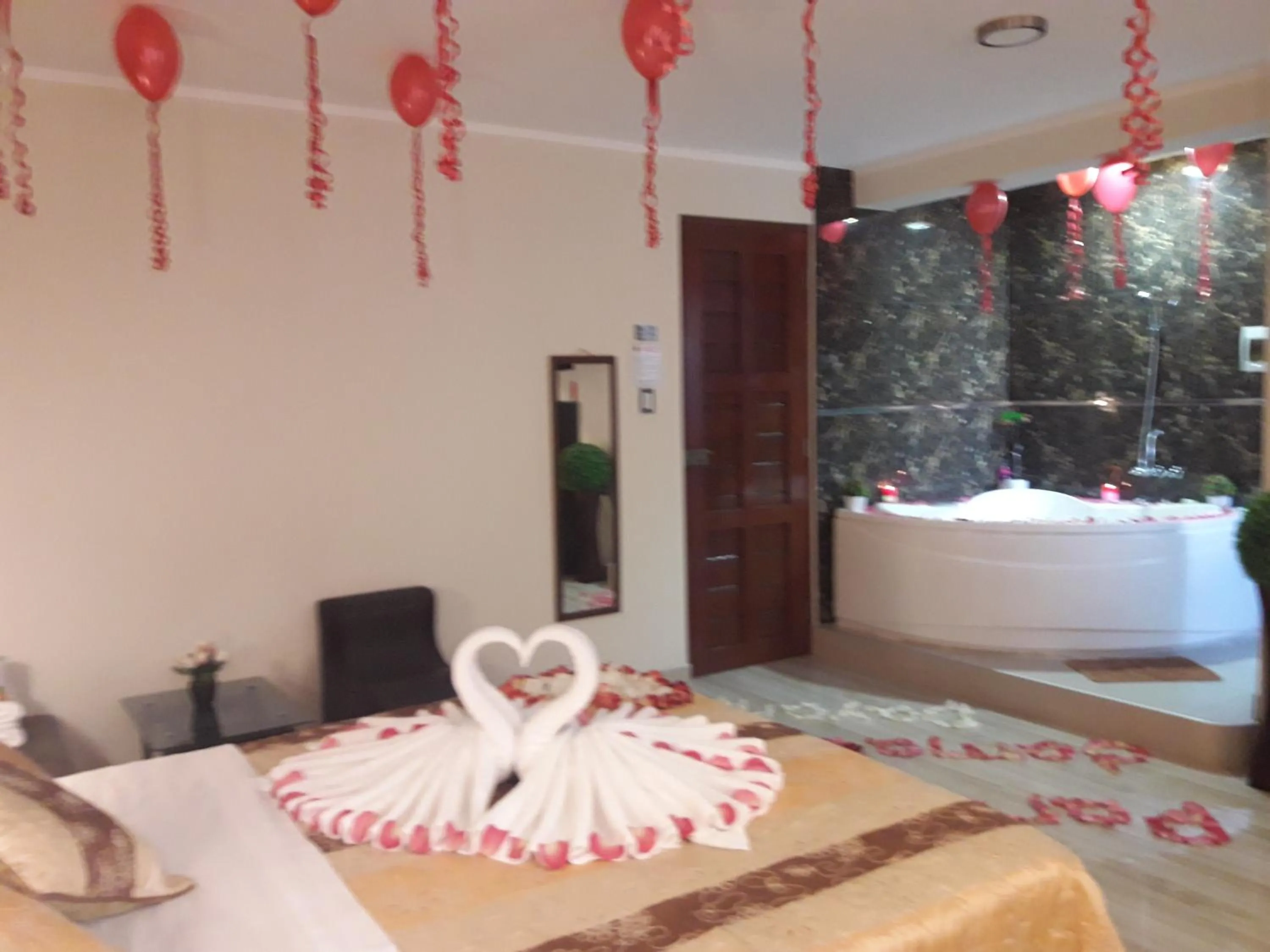 Bed in Gavina Inn Hotel