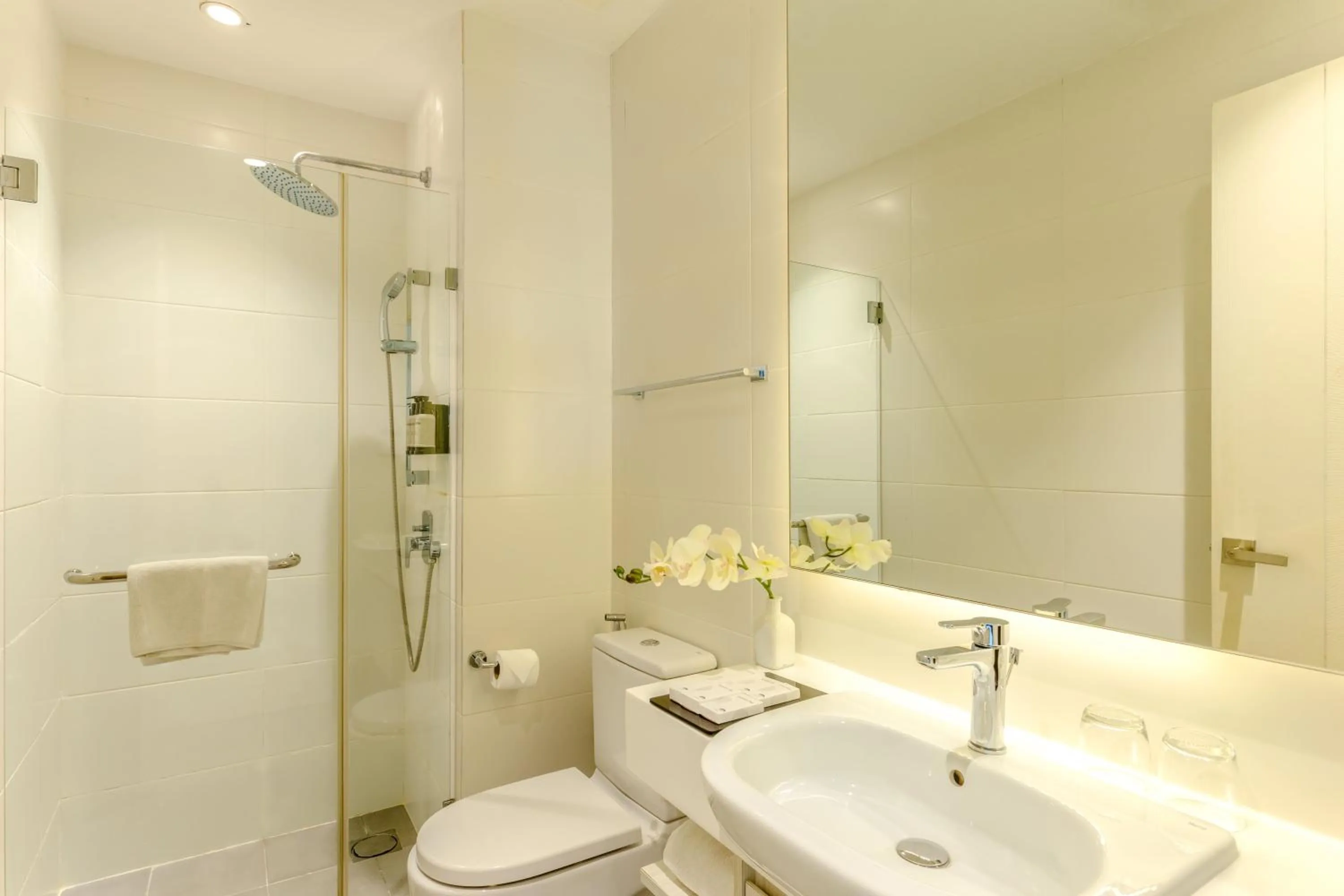 Bathroom in Shama Suasana Johor Bahru Formerly known as Suasana All Suites Hotels Johor Bahru