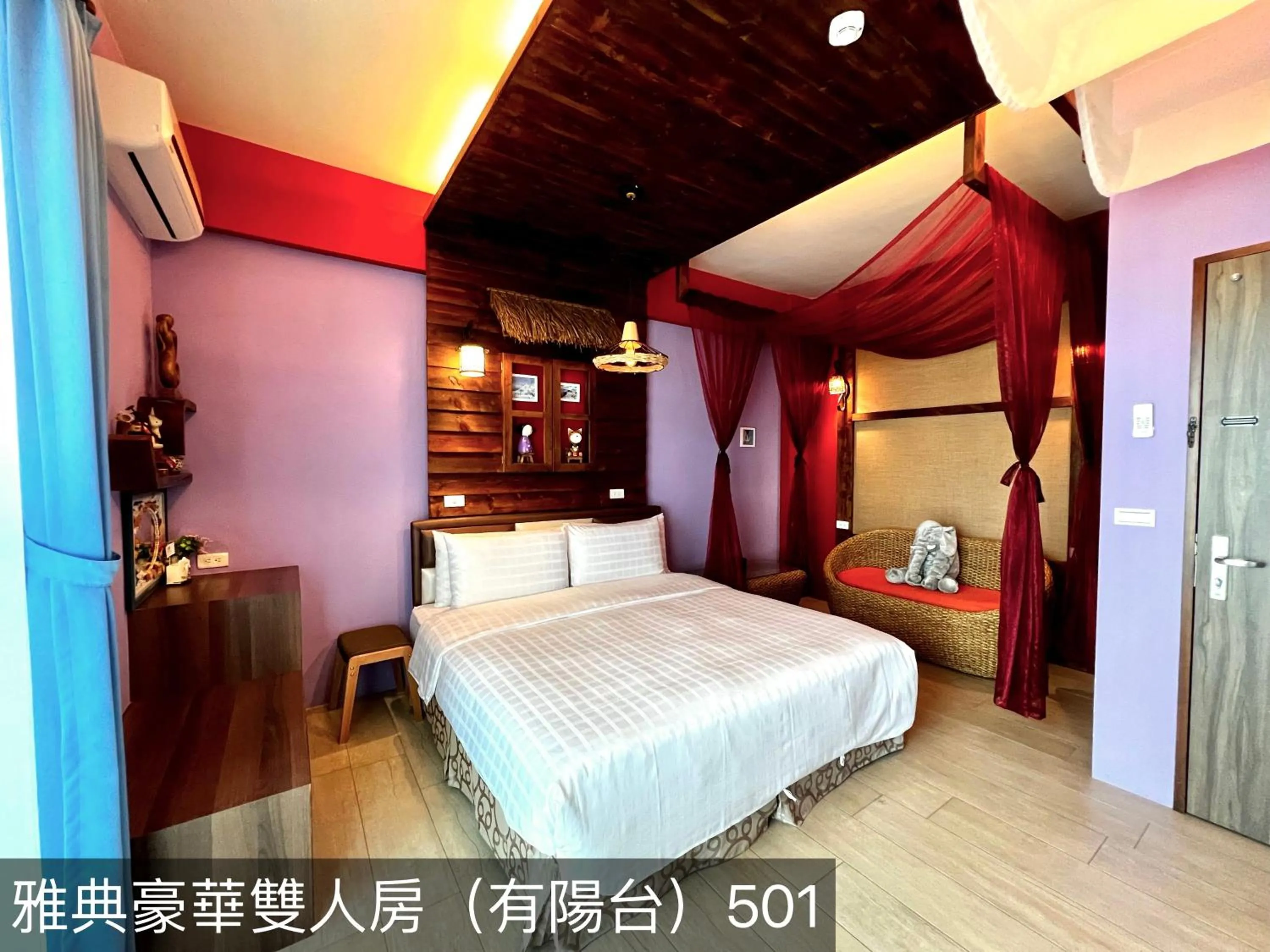 Photo of the whole room, Bed in Summer Bay Inn
