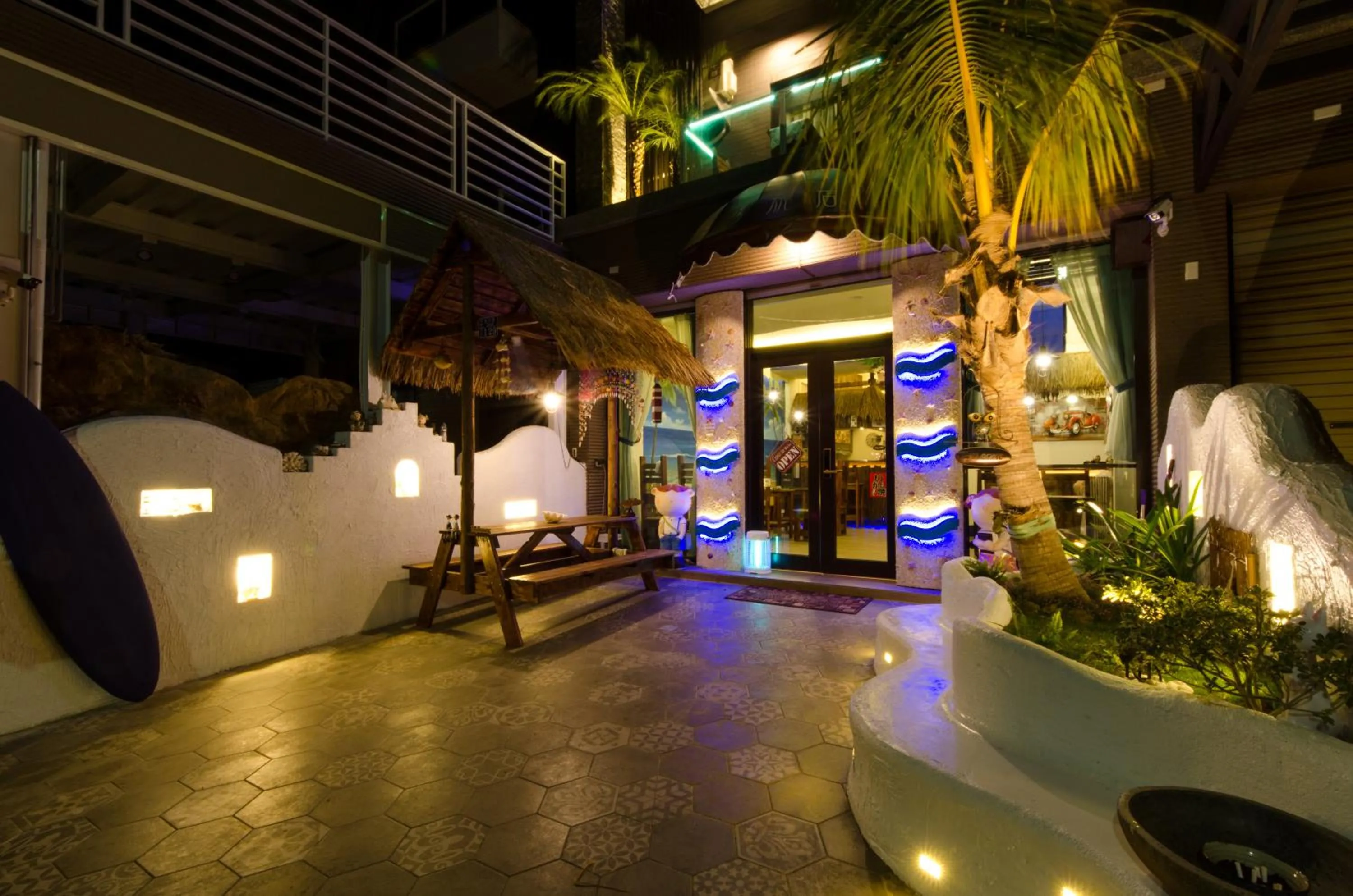 Property building in Summer Bay Inn