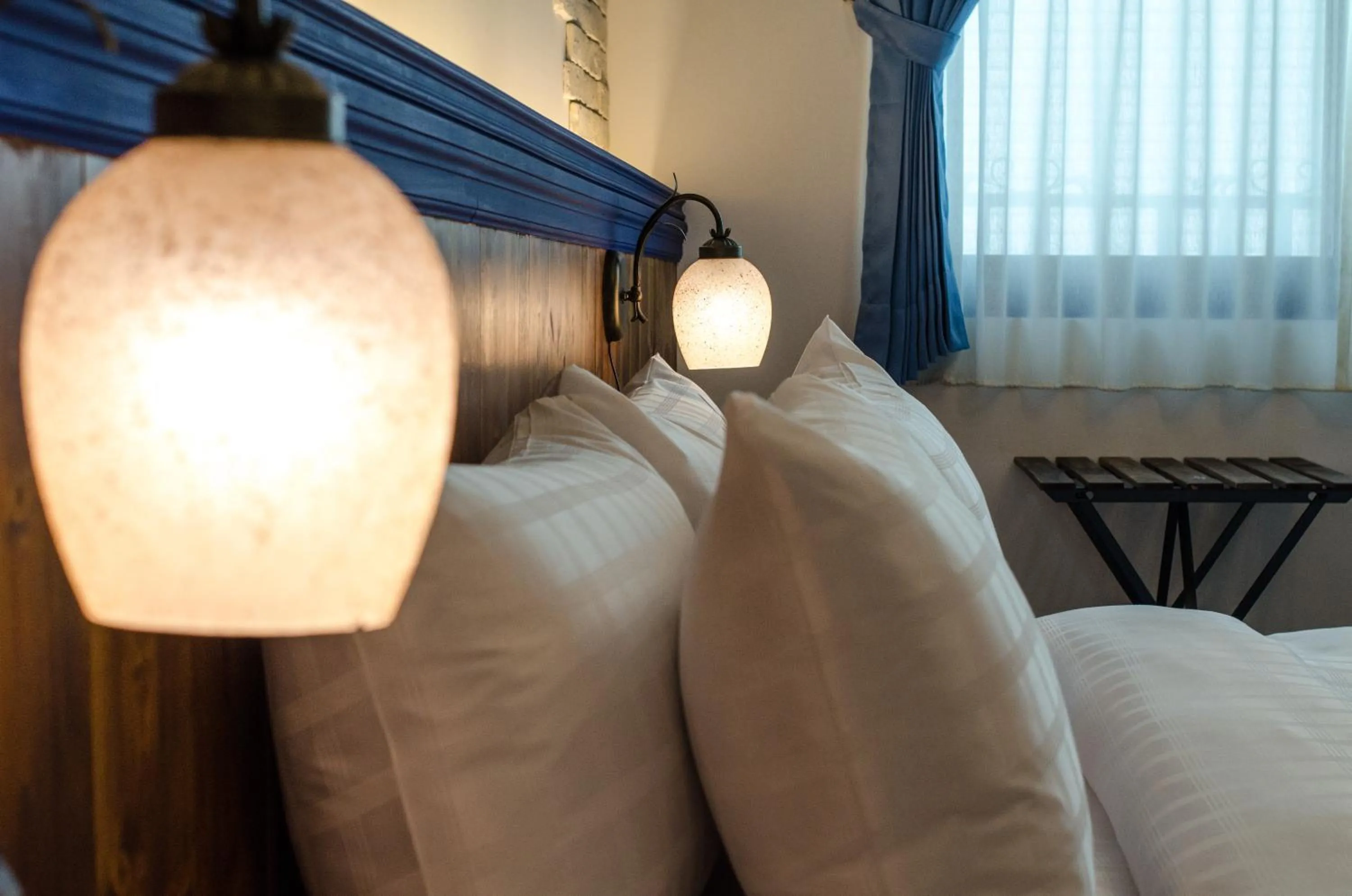 Decorative detail, Bed in Summer Bay Inn