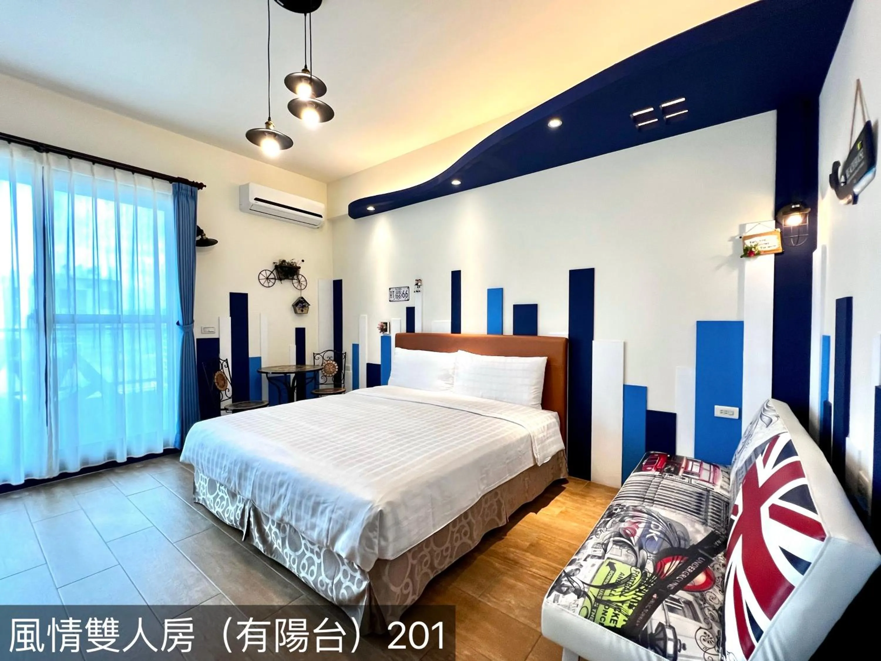 Photo of the whole room, Bed in Summer Bay Inn