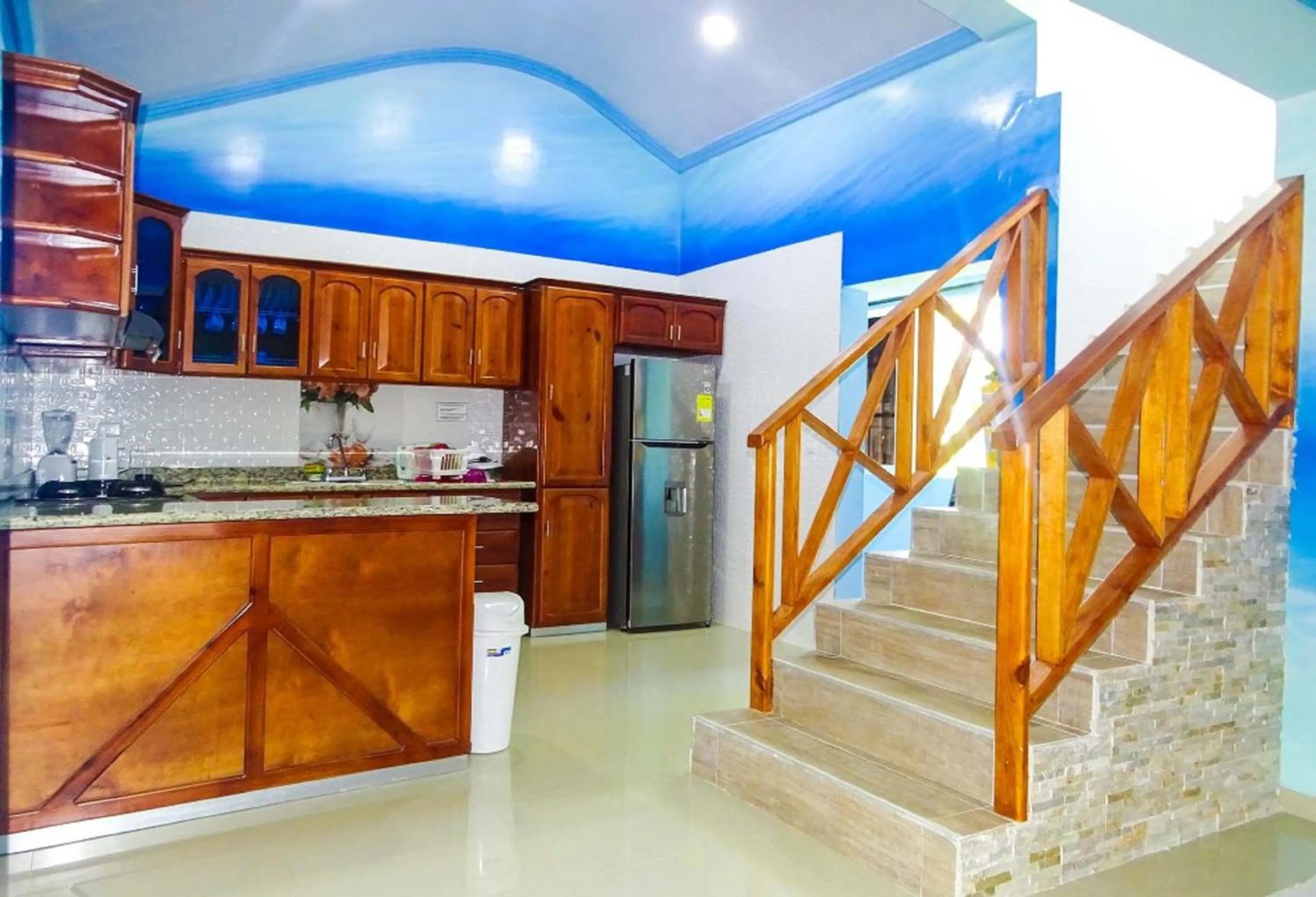 Communal kitchen in Posada Faych House