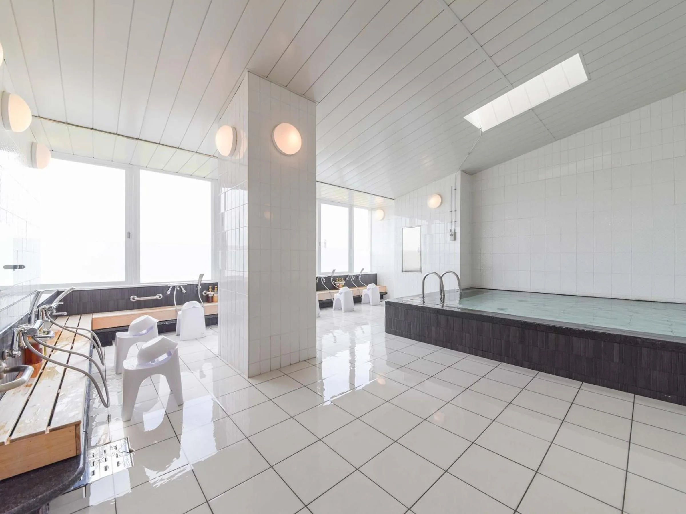Public Bath in Hotel Lodge Maishima