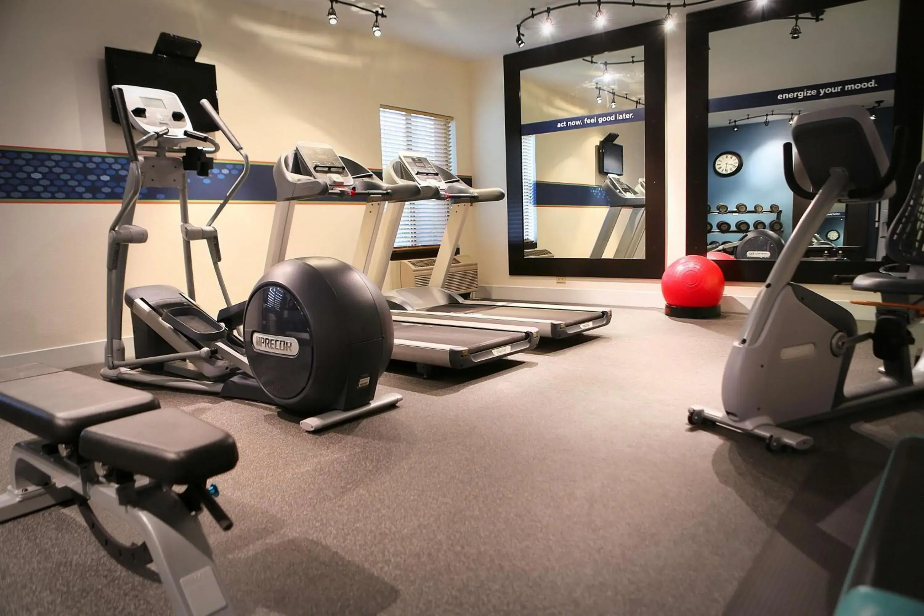 Fitness centre/facilities in Hampton Inn Eau Claire Fitness centre/facilities in Hampton Inn Eau Claire