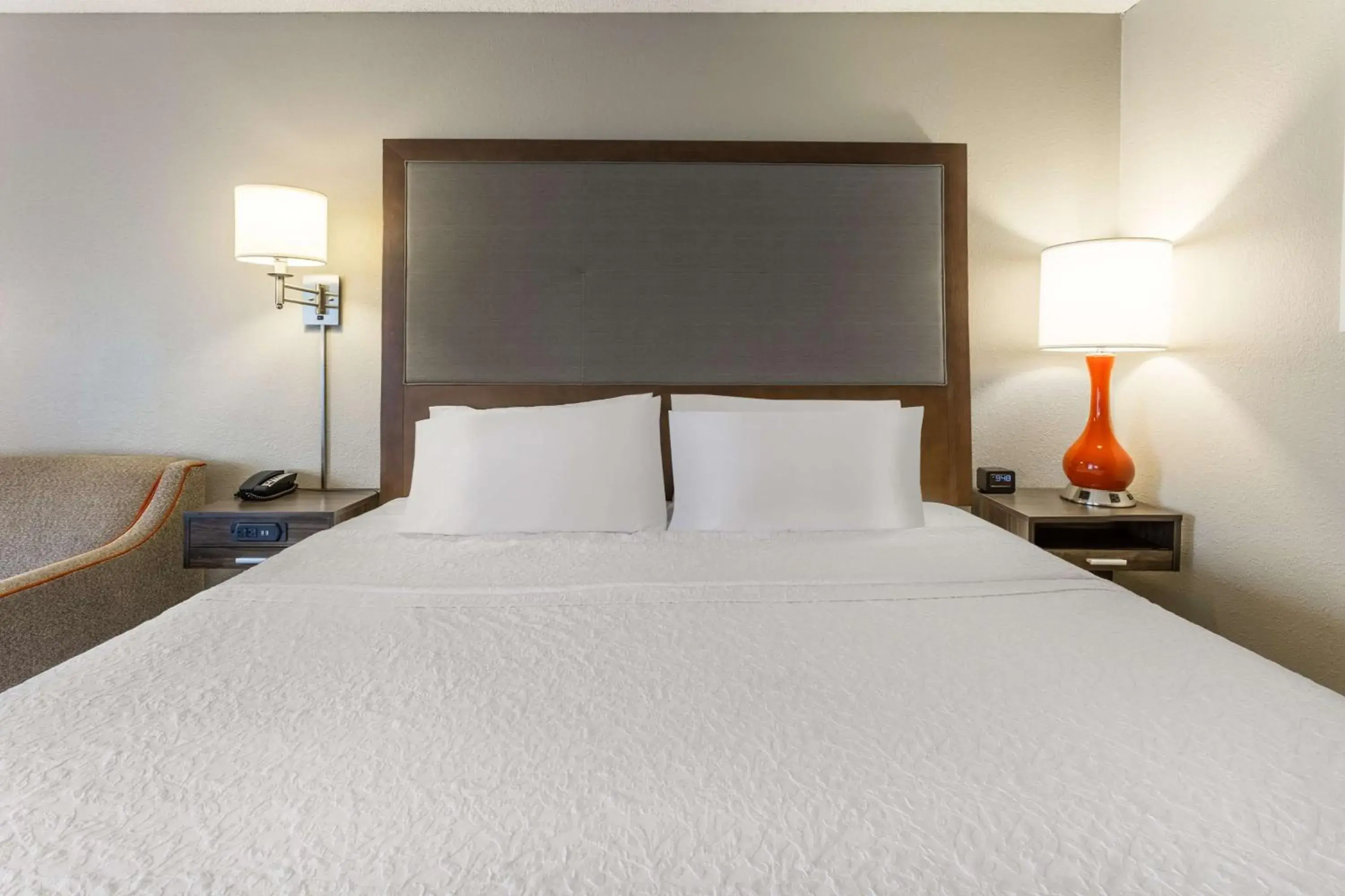 Bed in Hampton Inn Eau Claire Bed in Hampton Inn Eau Claire