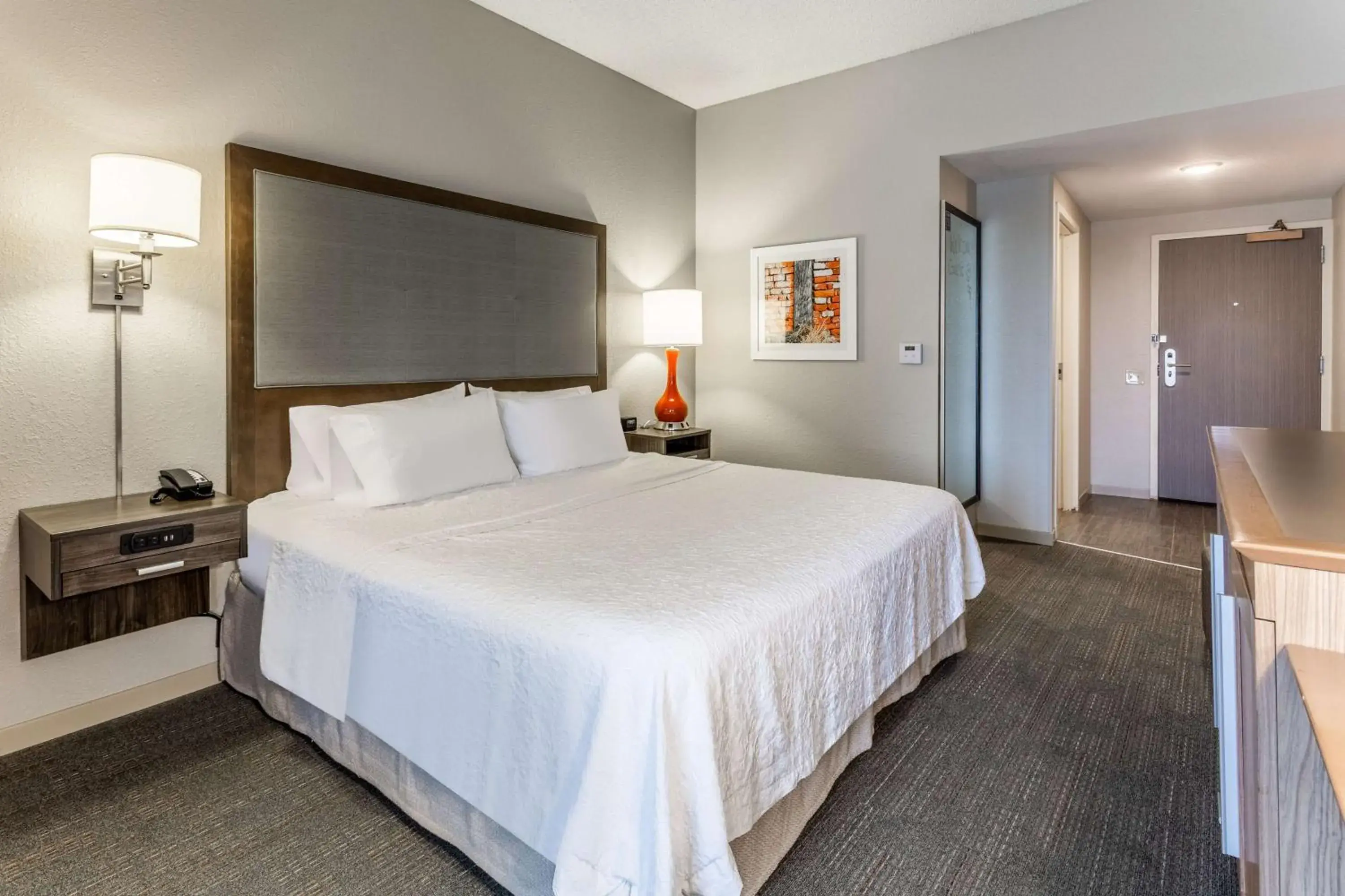 King Room with King Bed - Non-Smoking in Hampton Inn Eau Claire King Room with King Bed - Non-Smoking in Hampton Inn Eau Claire