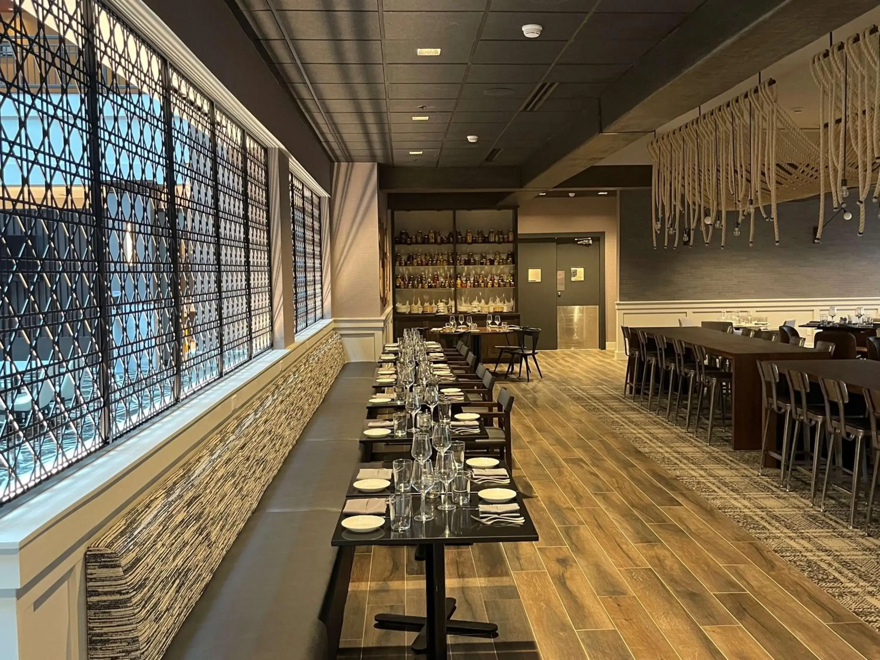 Restaurant/places to eat in Embassy Suites Huntsville Restaurant/places to eat in Embassy Suites Huntsville