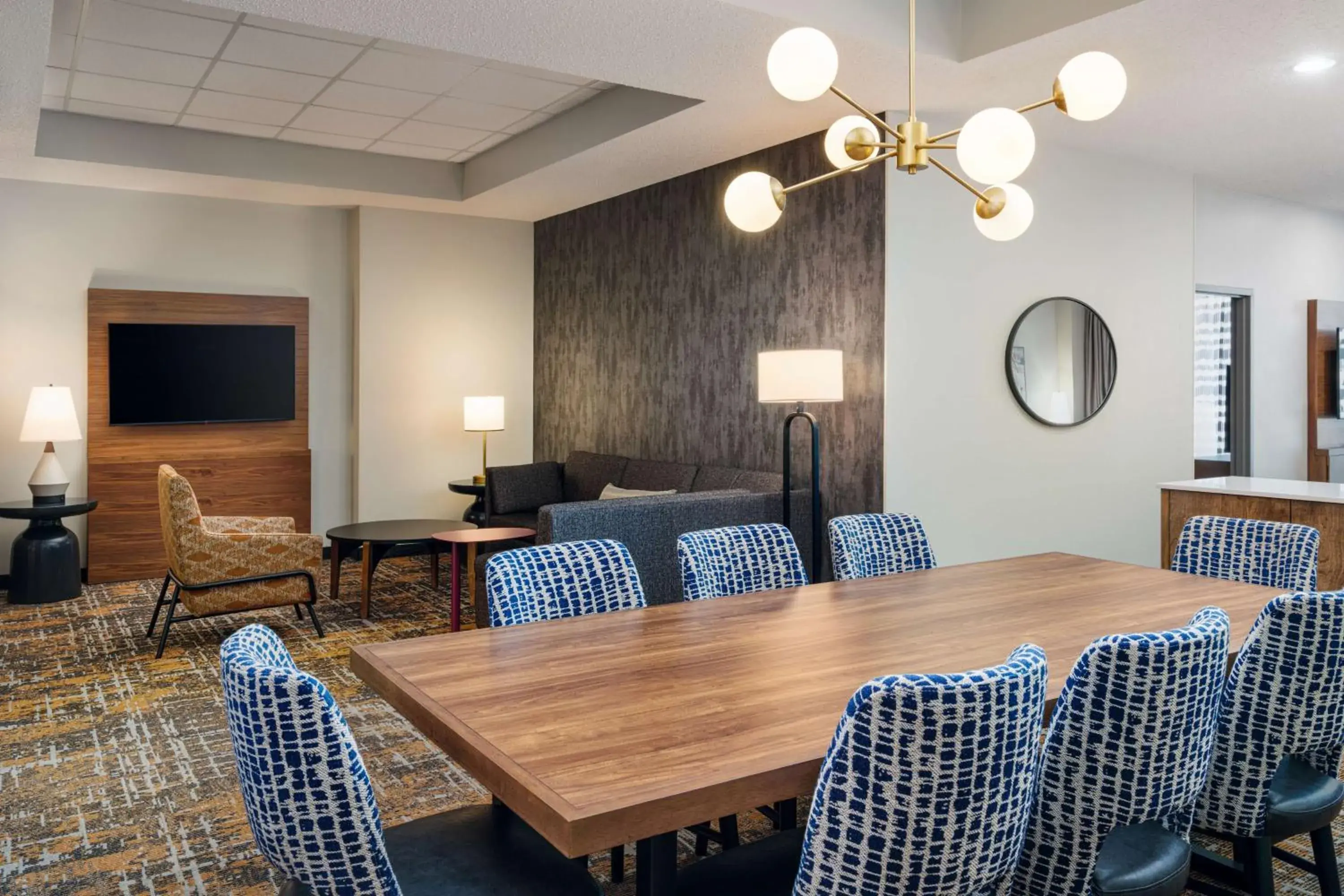 Living room in Embassy Suites Huntsville Living room in Embassy Suites Huntsville