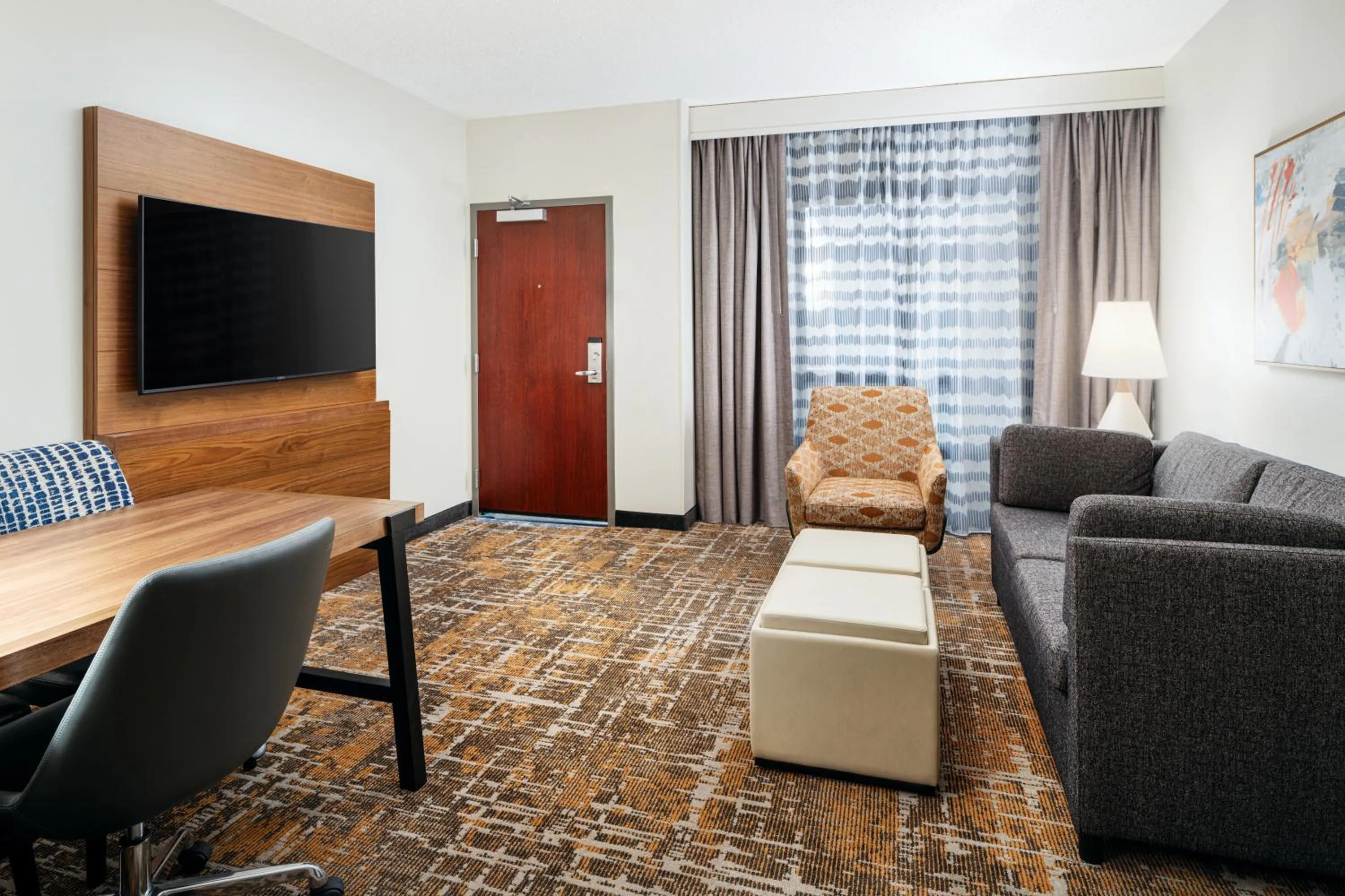 Library in Embassy Suites Huntsville