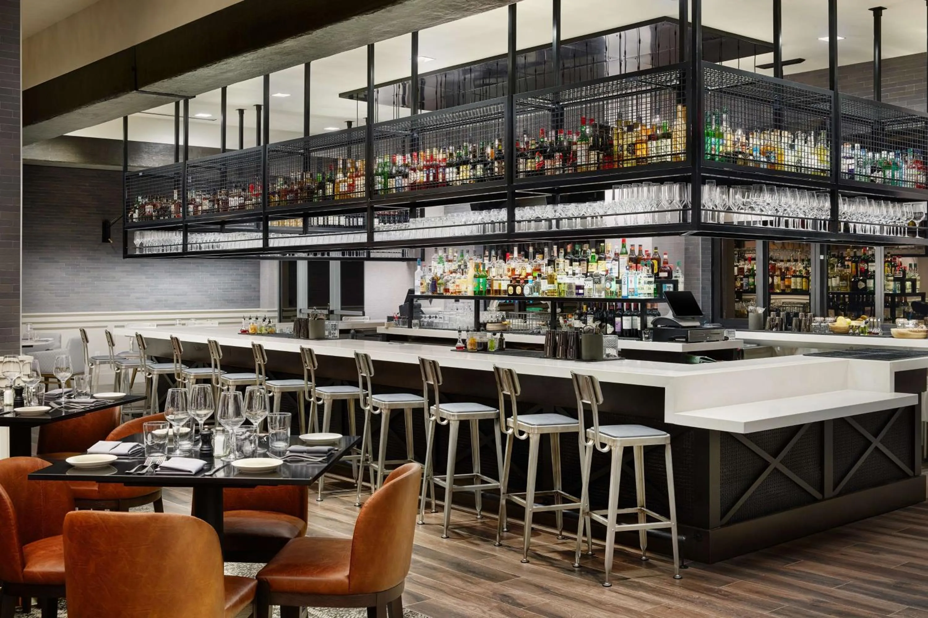 Lounge or bar in Embassy Suites Huntsville