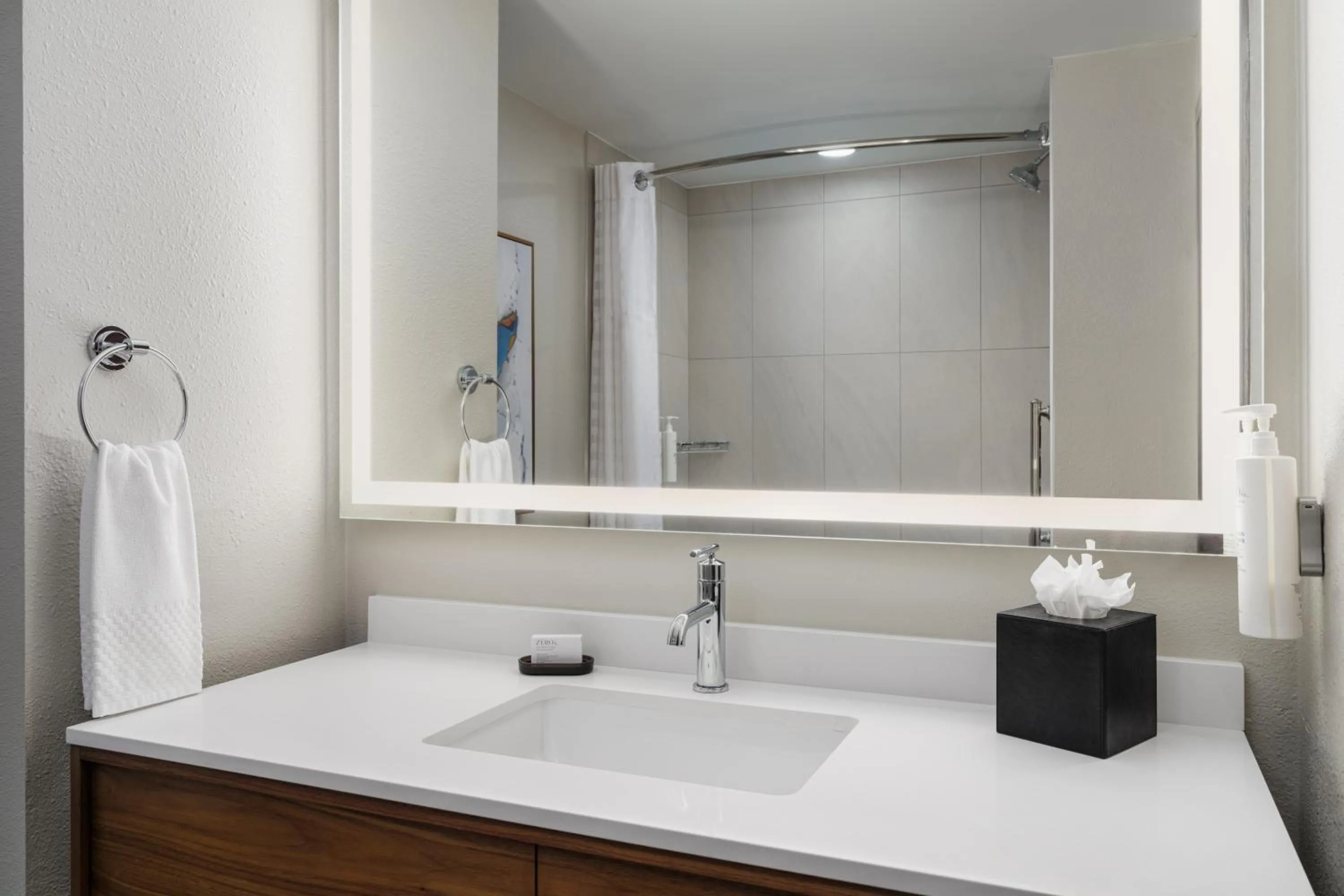 Bathroom in Embassy Suites Huntsville