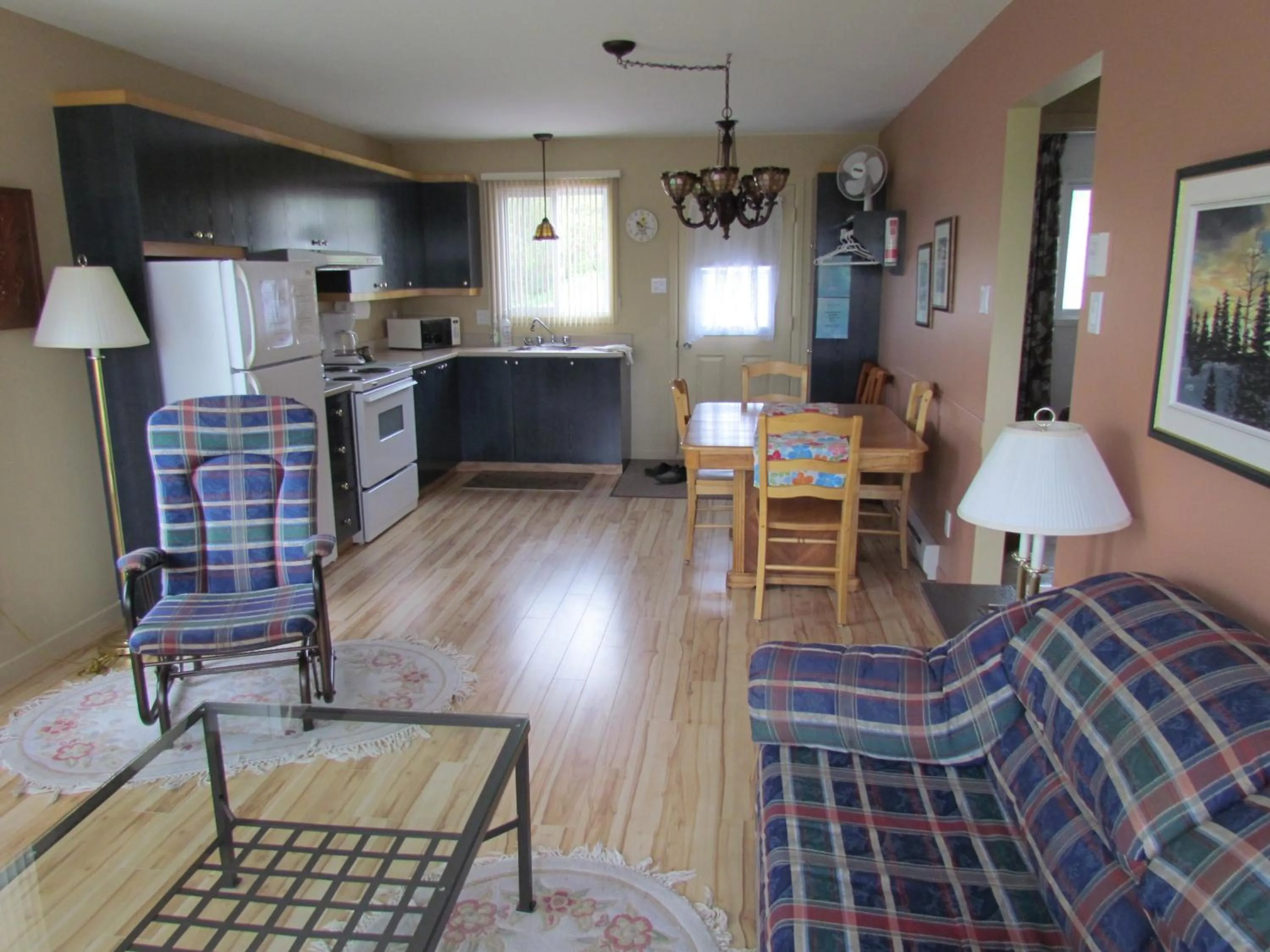 Kitchen or kitchenette in Les Chalets au Bord de la Mer