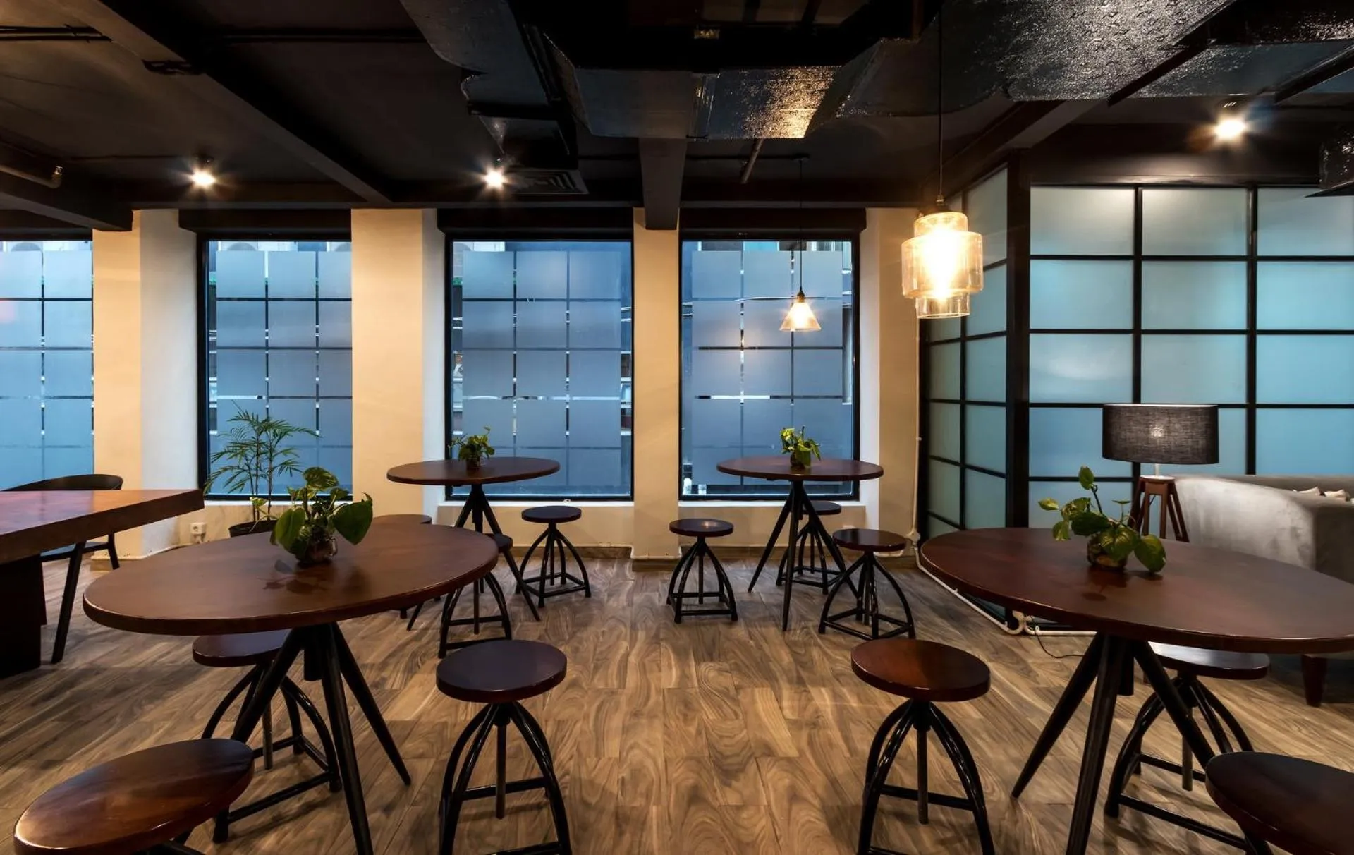 Restaurant/places to eat in S Loft Manado