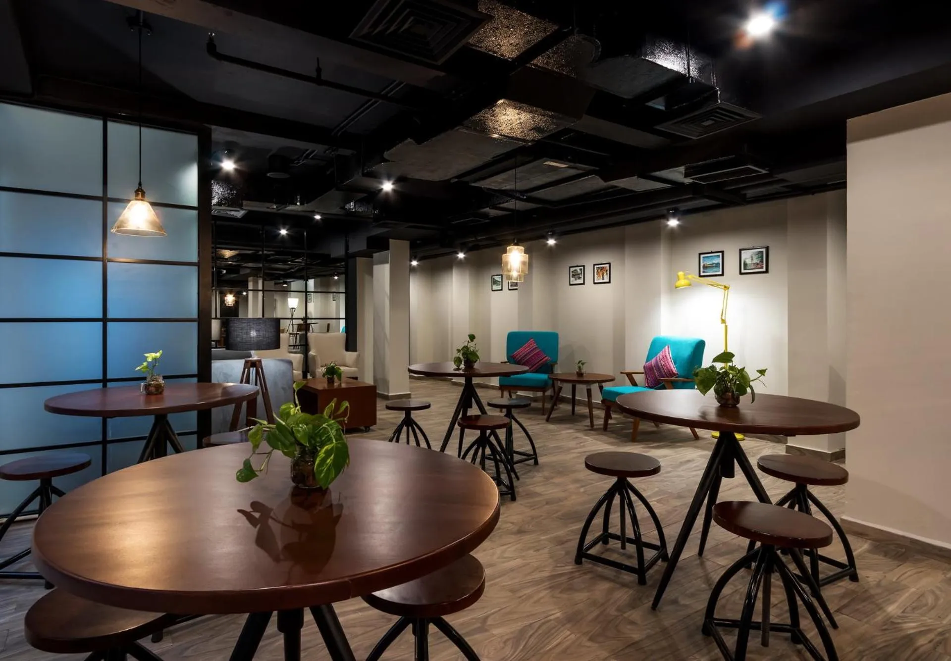 Restaurant/places to eat in S Loft Manado