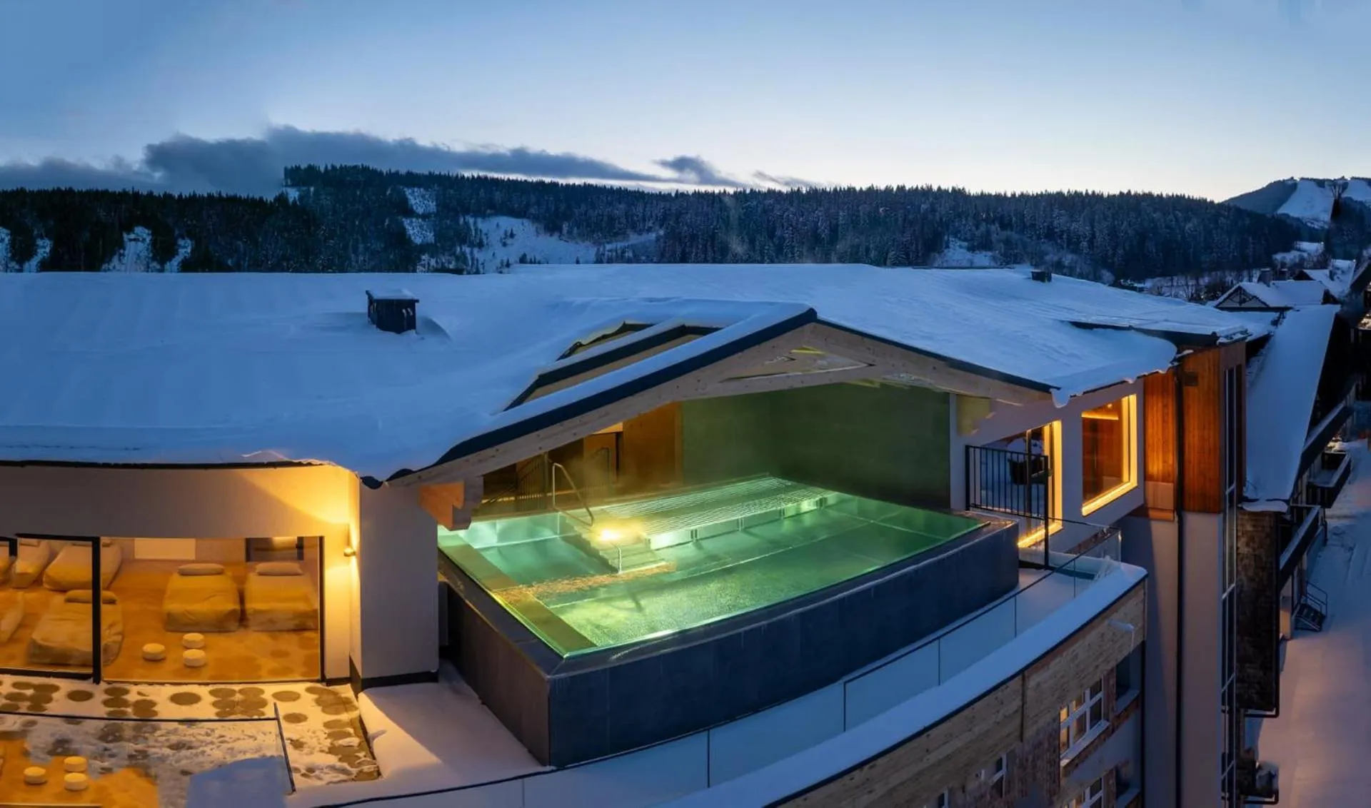Swimming pool in Hotel Pehab - Dachstein Rooftop-Spa