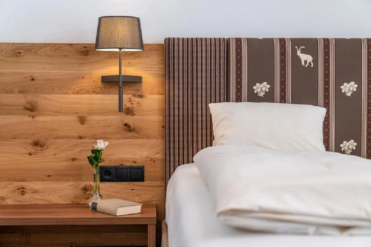 Bed in Aktivhotel Pehab