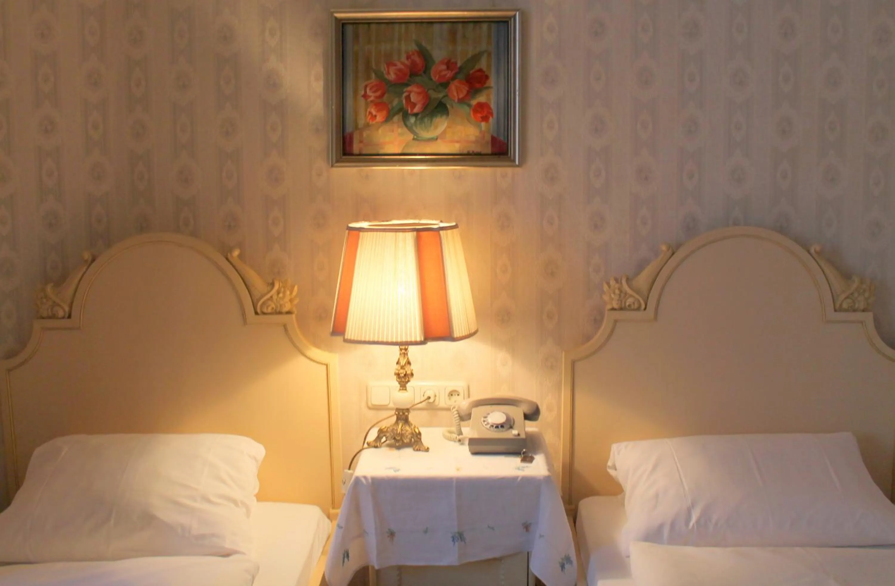 Decorative detail, Bed in Hotel-Pension Funk am Kurfürstendamm