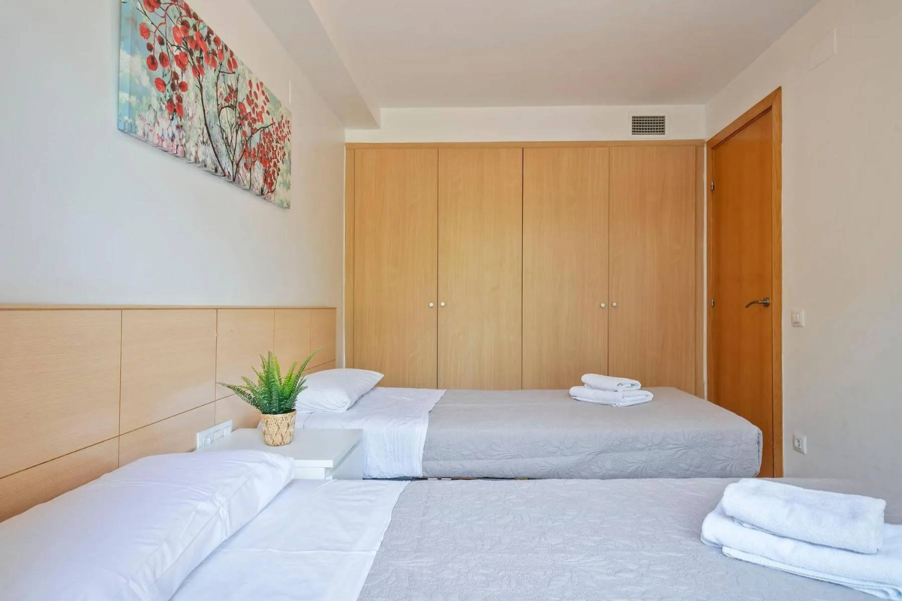 Photo of the whole room, Bed in Apartamentos Velor