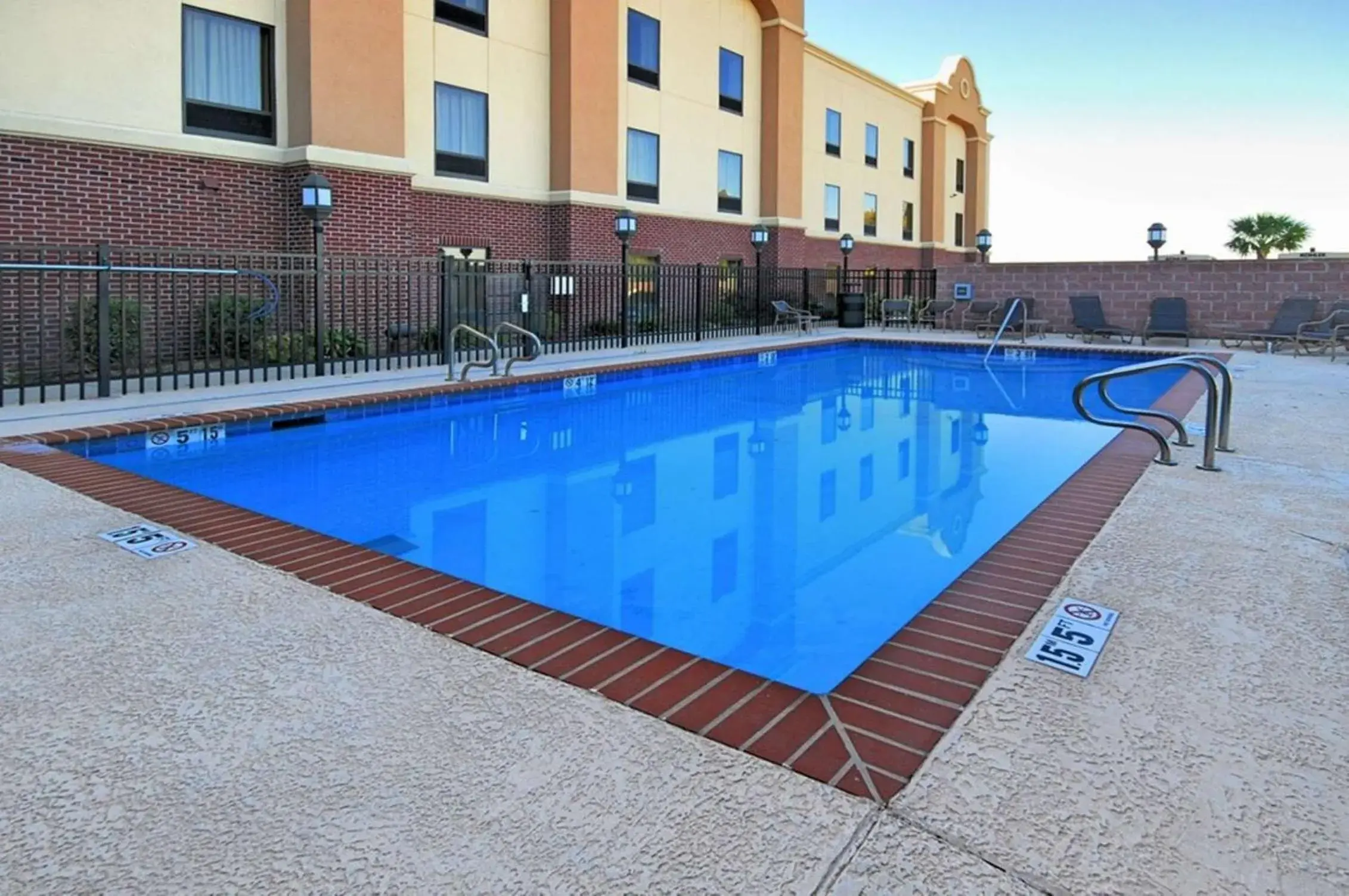 Pool view in Hampton Inn and Suites New Iberia Pool view in Hampton Inn and Suites New Iberia
