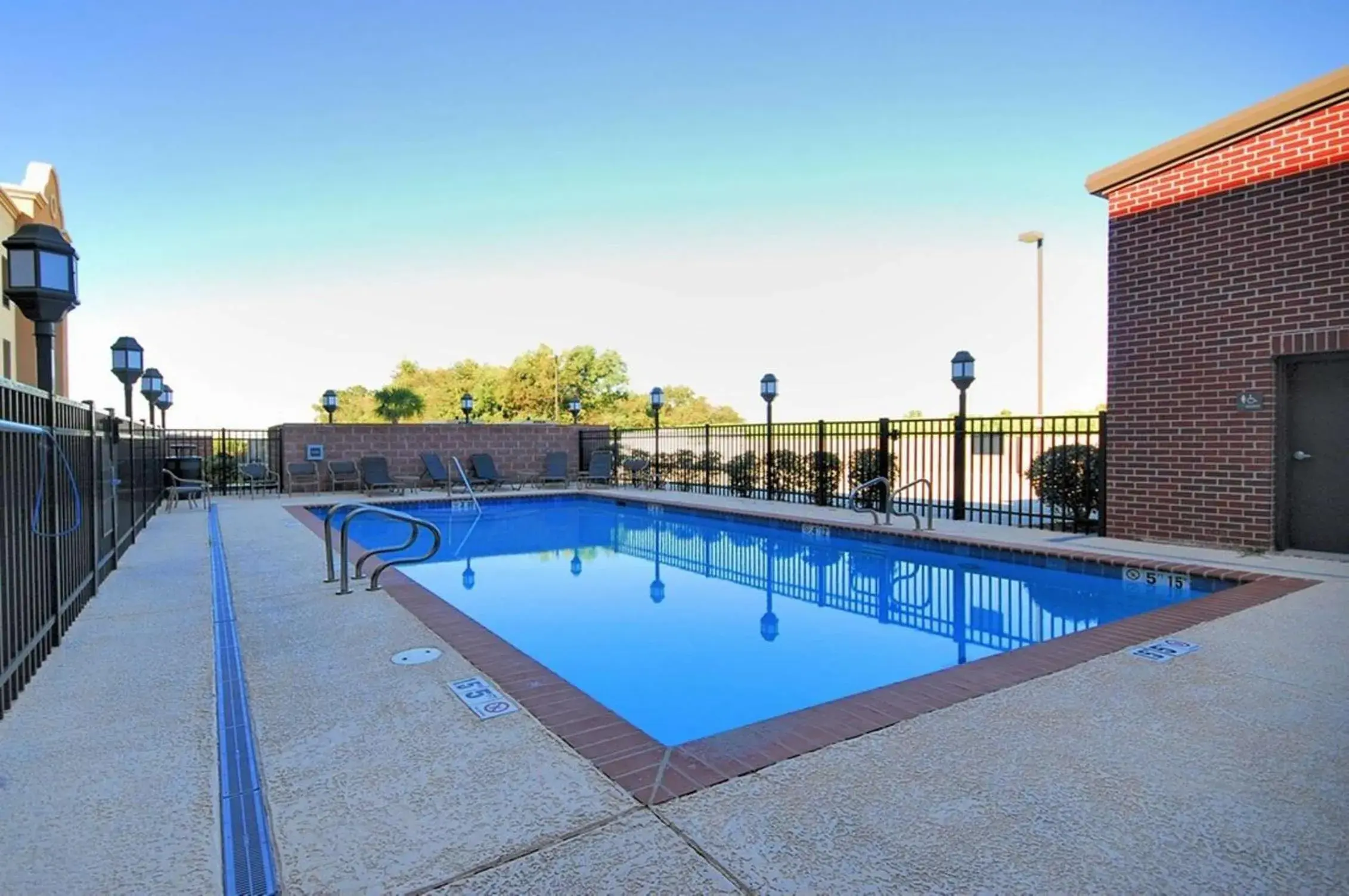 Pool view in Hampton Inn and Suites New Iberia Pool view in Hampton Inn and Suites New Iberia