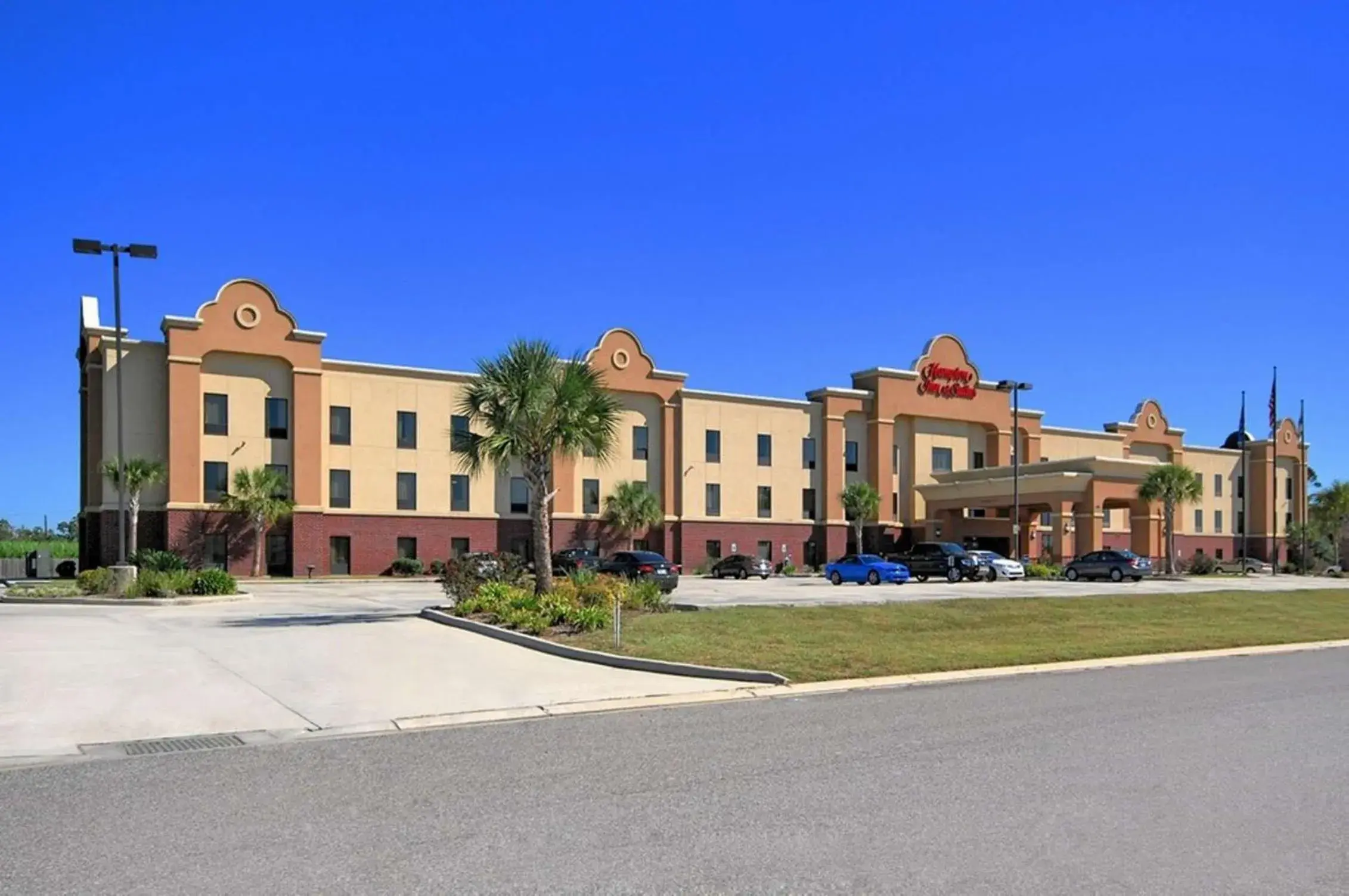 Property building in Hampton Inn and Suites New Iberia Property building in Hampton Inn and Suites New Iberia