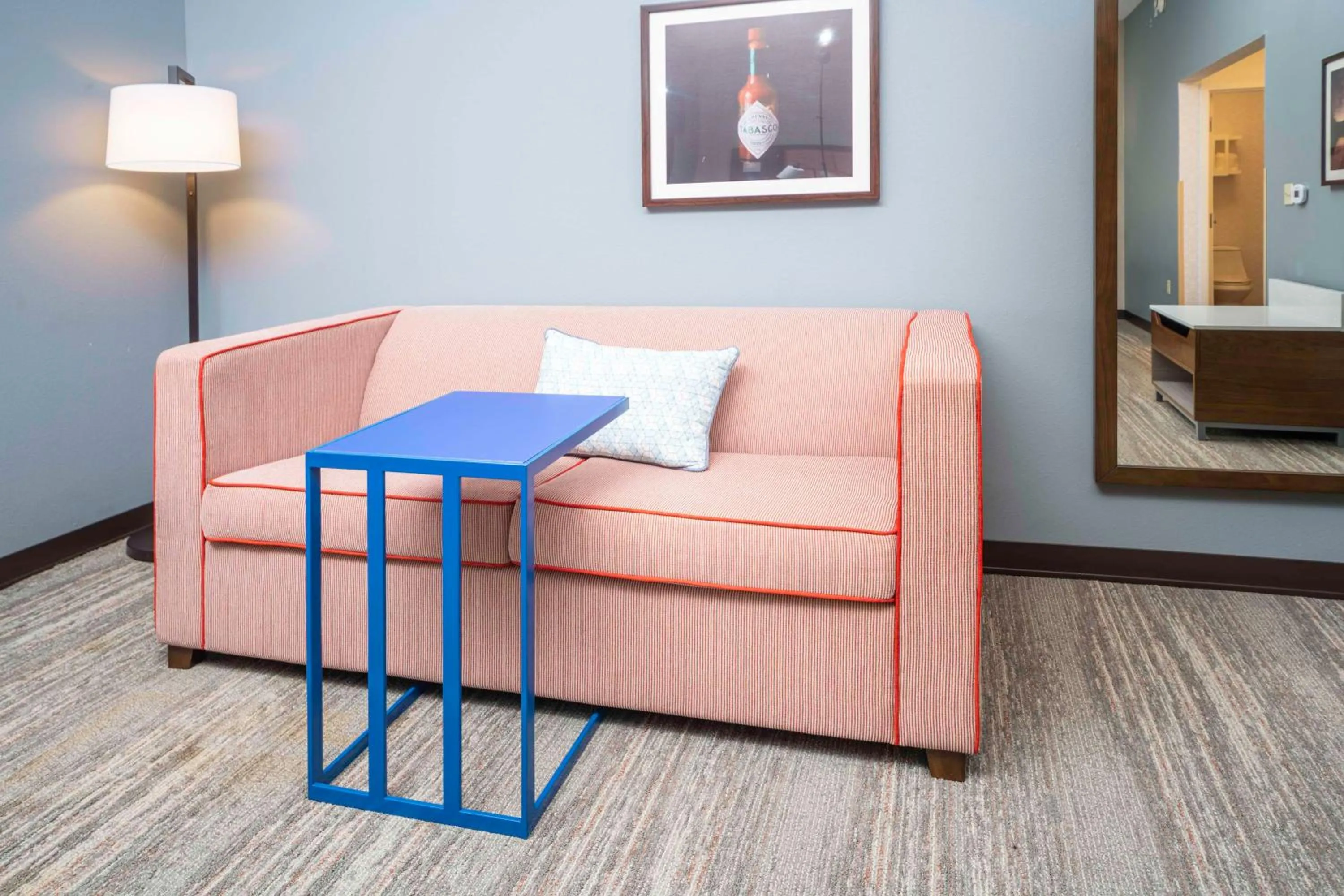 Living room in Hampton Inn and Suites New Iberia