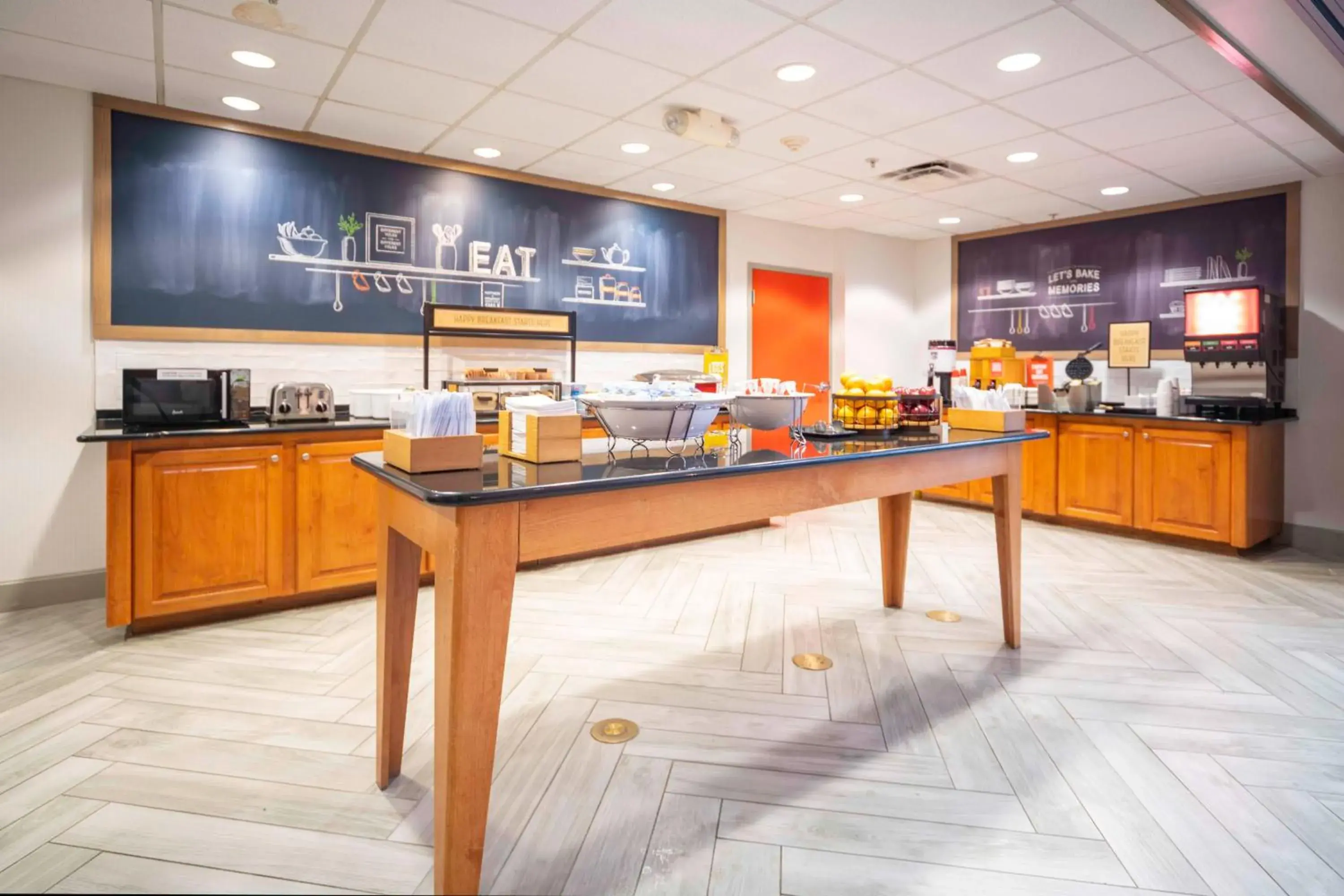 Breakfast in Hampton Inn and Suites New Iberia Breakfast in Hampton Inn and Suites New Iberia