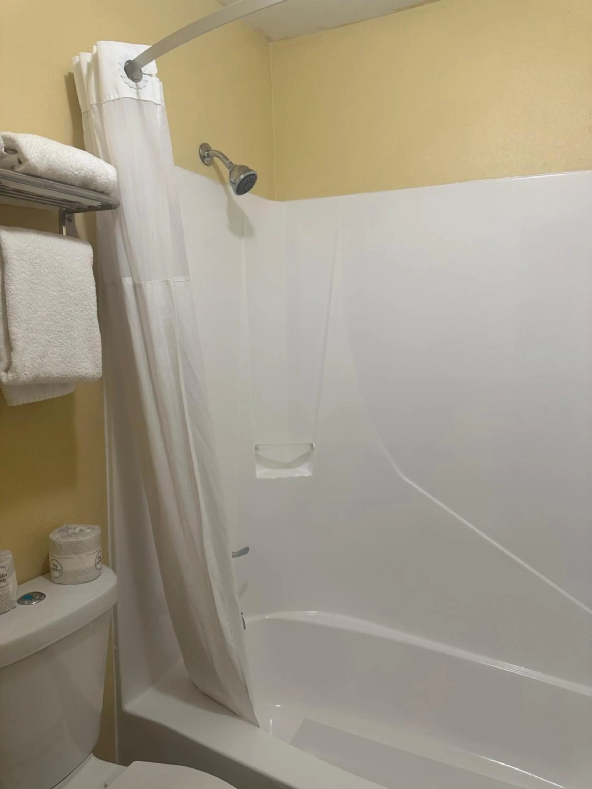 Bathroom in Days Inn & Suites by Wyndham Gunnison