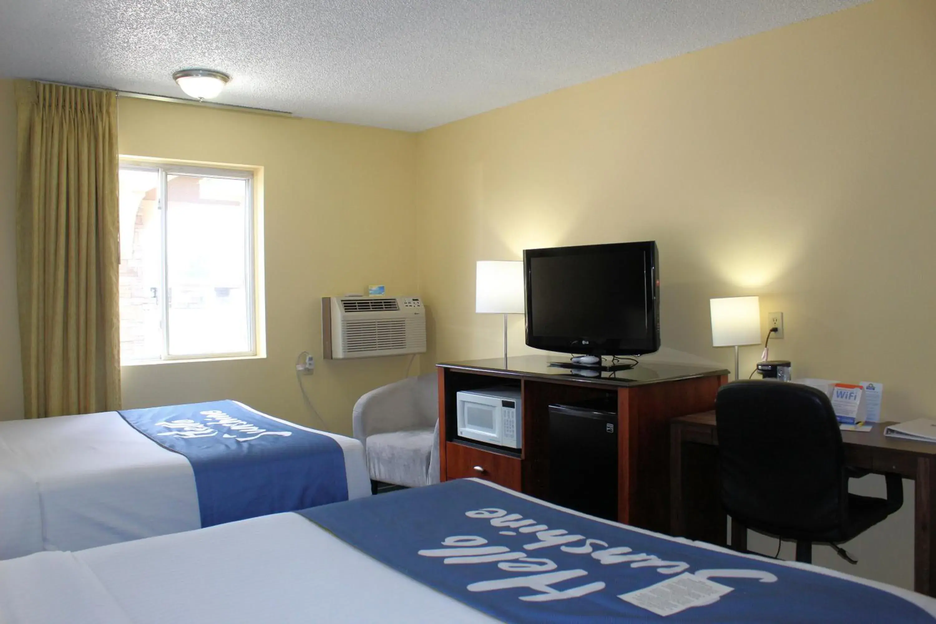 Bed in Days Inn & Suites by Wyndham Gunnison Bed in Days Inn & Suites by Wyndham Gunnison
