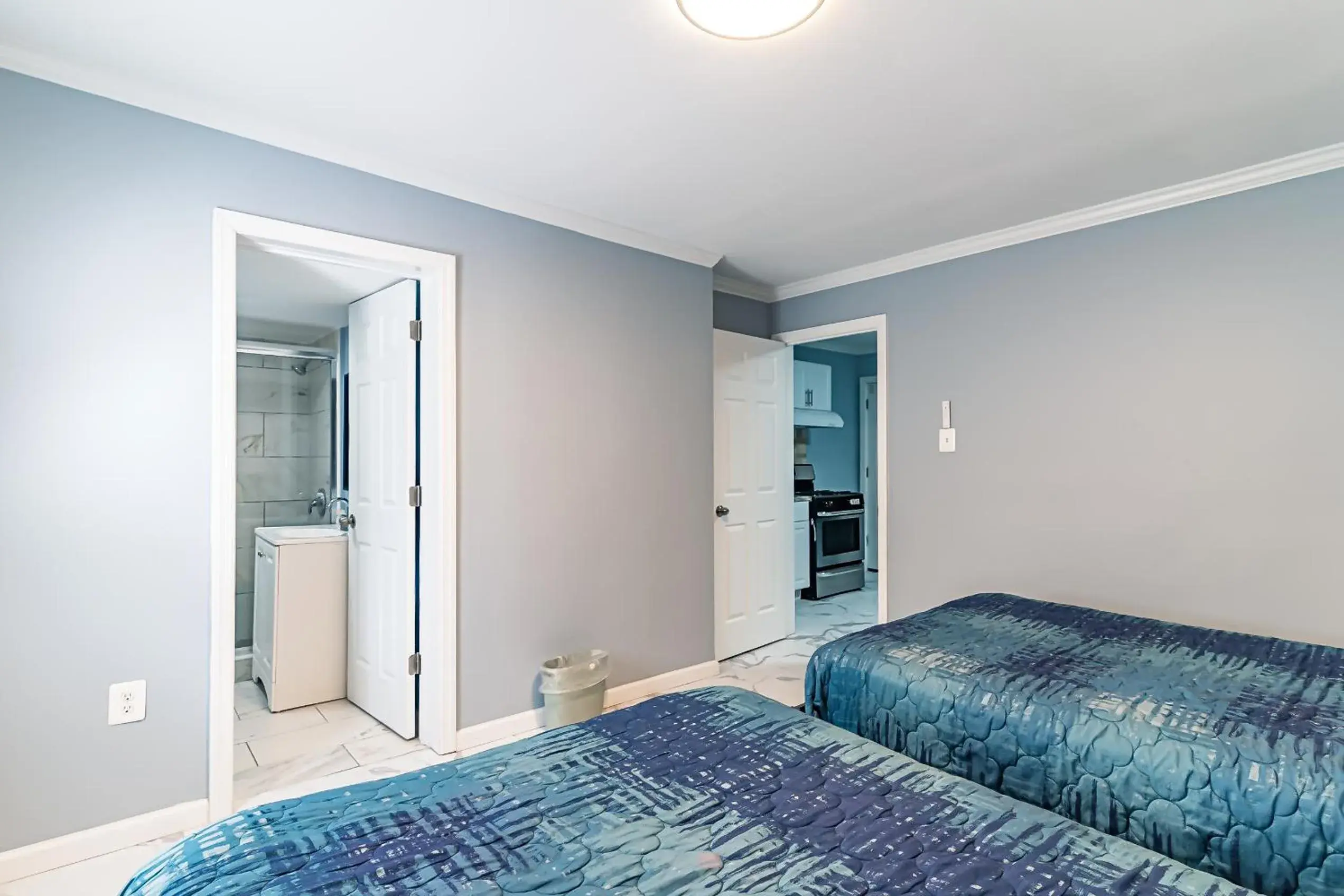 One Bedroom Suite in Boardwalk Hotel Charlee & Apartments Beach Hotel Oceanfront One Bedroom Suite in Boardwalk Hotel Charlee & Apartments Beach Hotel Oceanfront