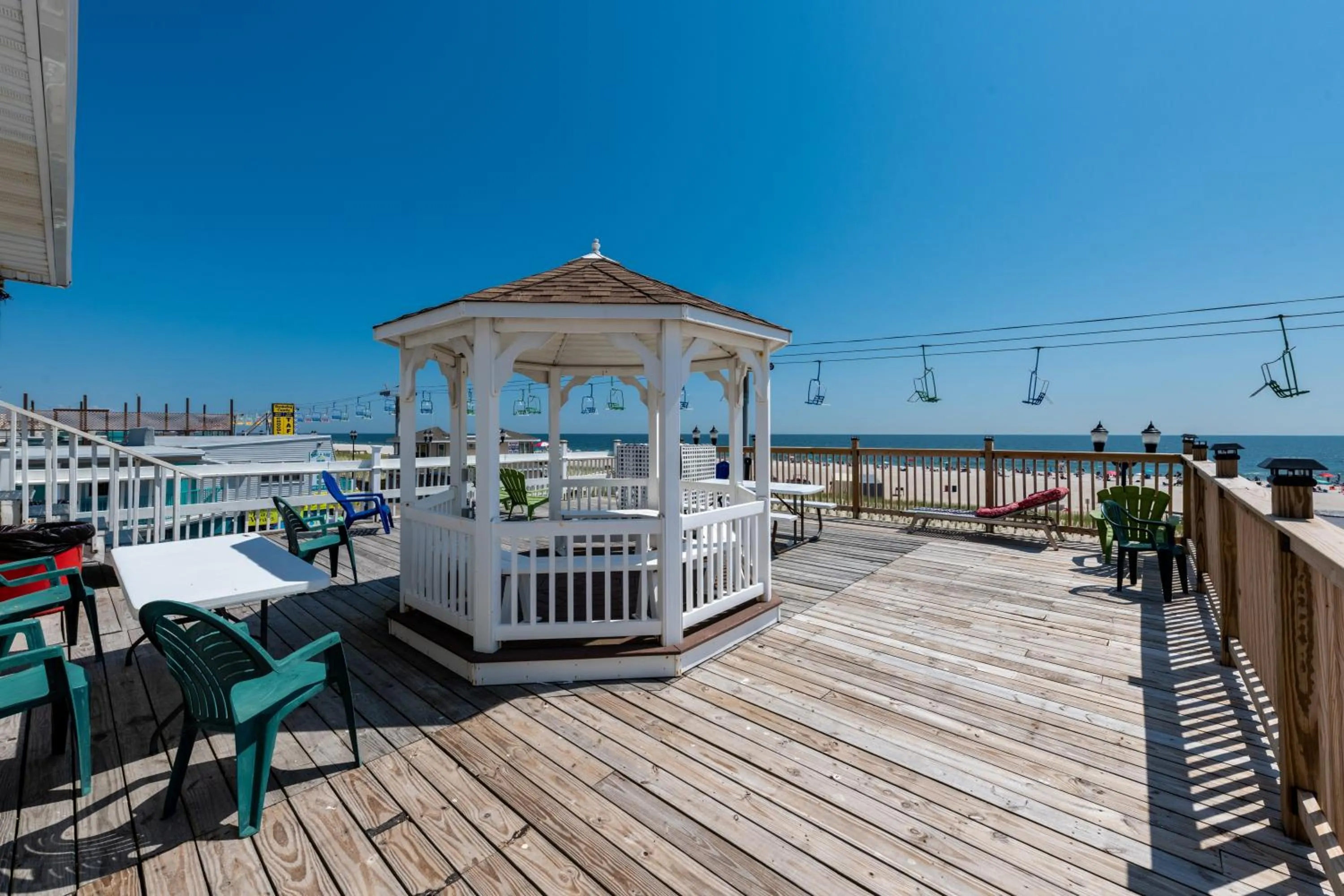 Balcony/Terrace in Boardwalk Hotel Charlee & Apartments Beach Hotel Oceanfront