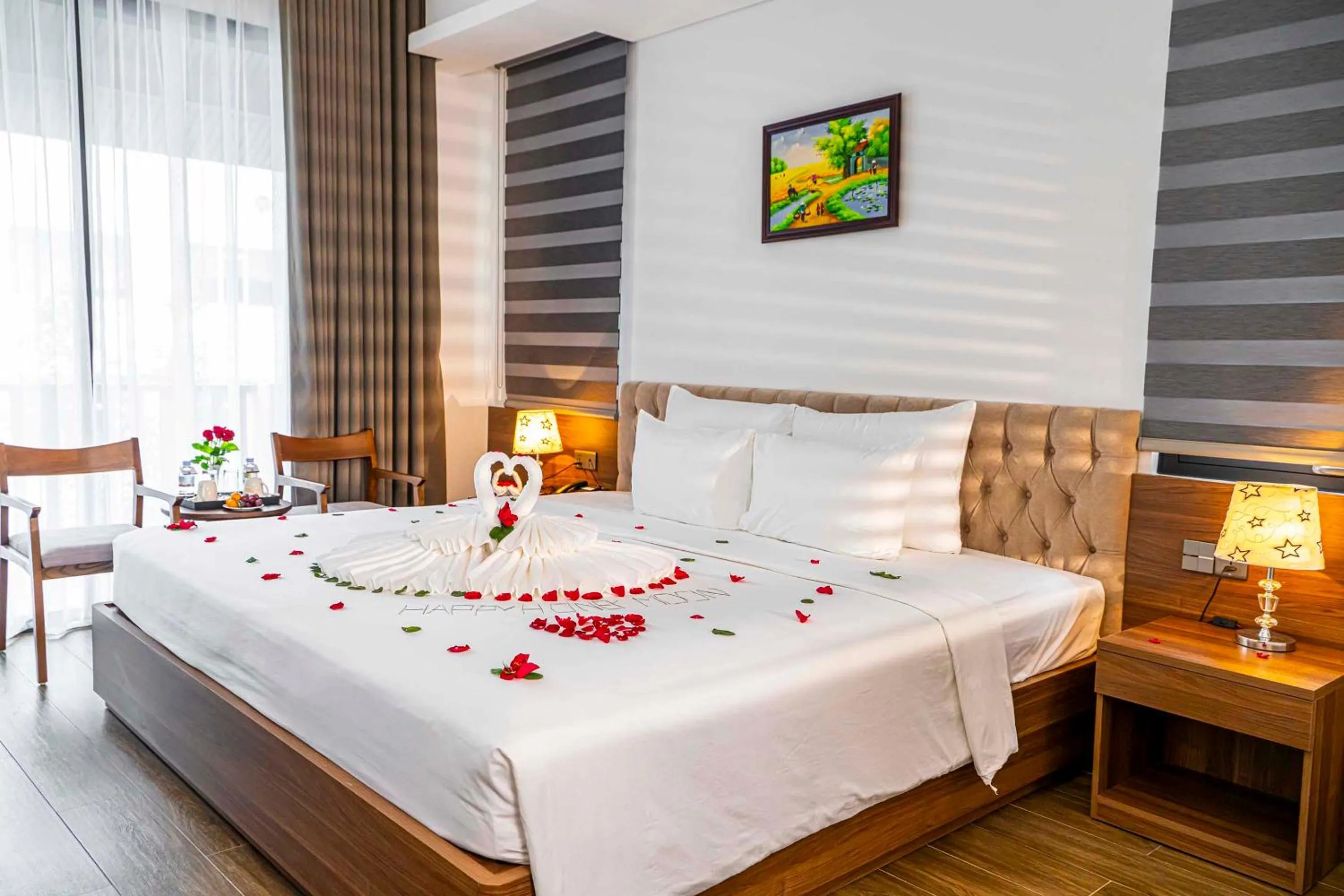 Bed in Hoang Son Peace Hotel