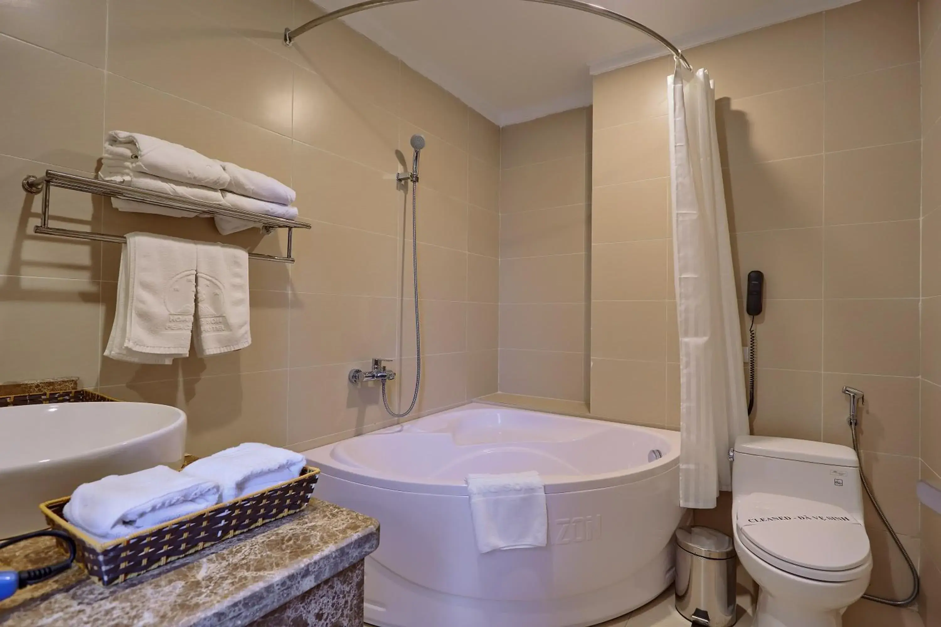 Bathroom in Hoang Son Peace Hotel Bathroom in Hoang Son Peace Hotel