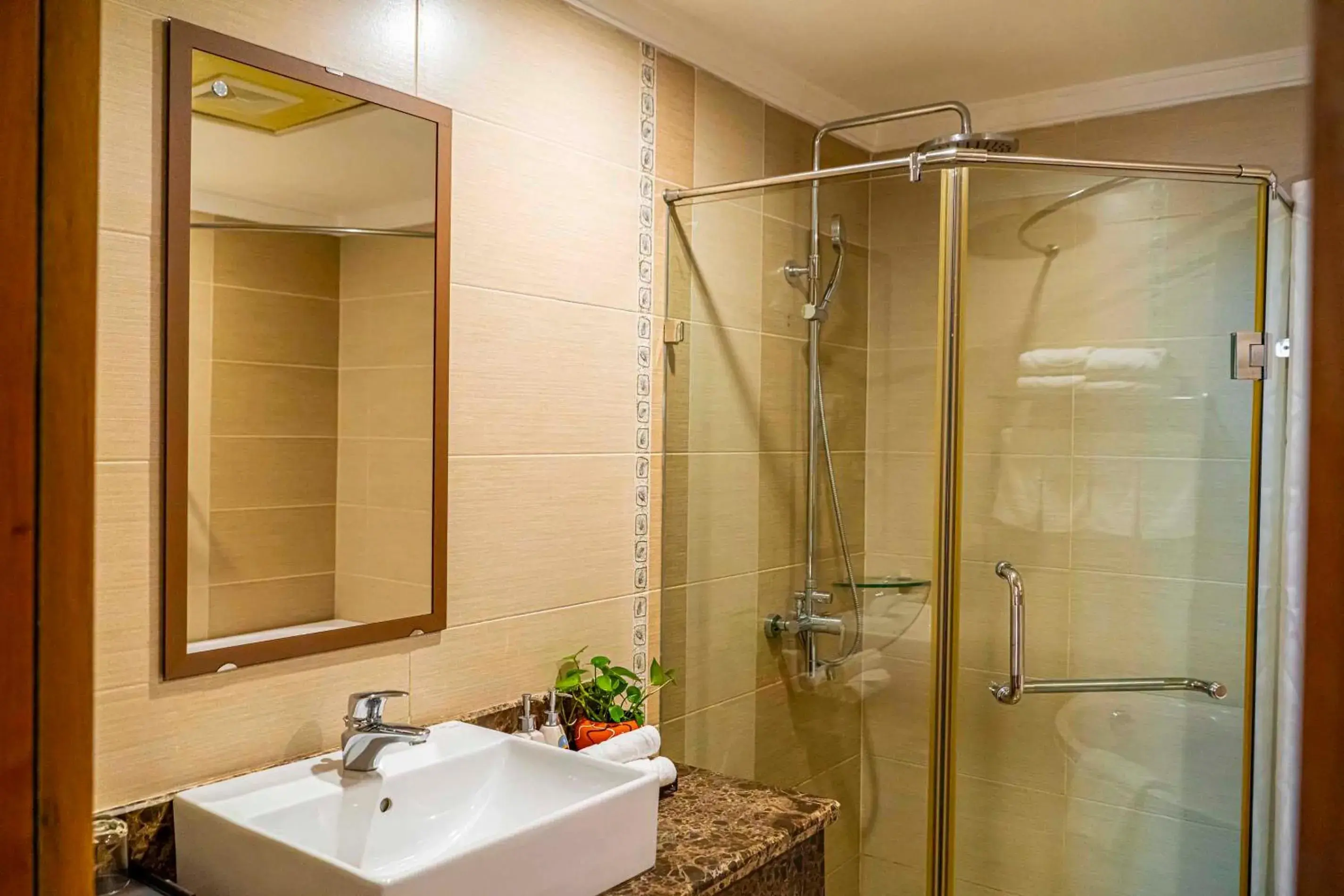 Superior Double or Twin Room in Hoang Son Peace Hotel Superior Double or Twin Room in Hoang Son Peace Hotel