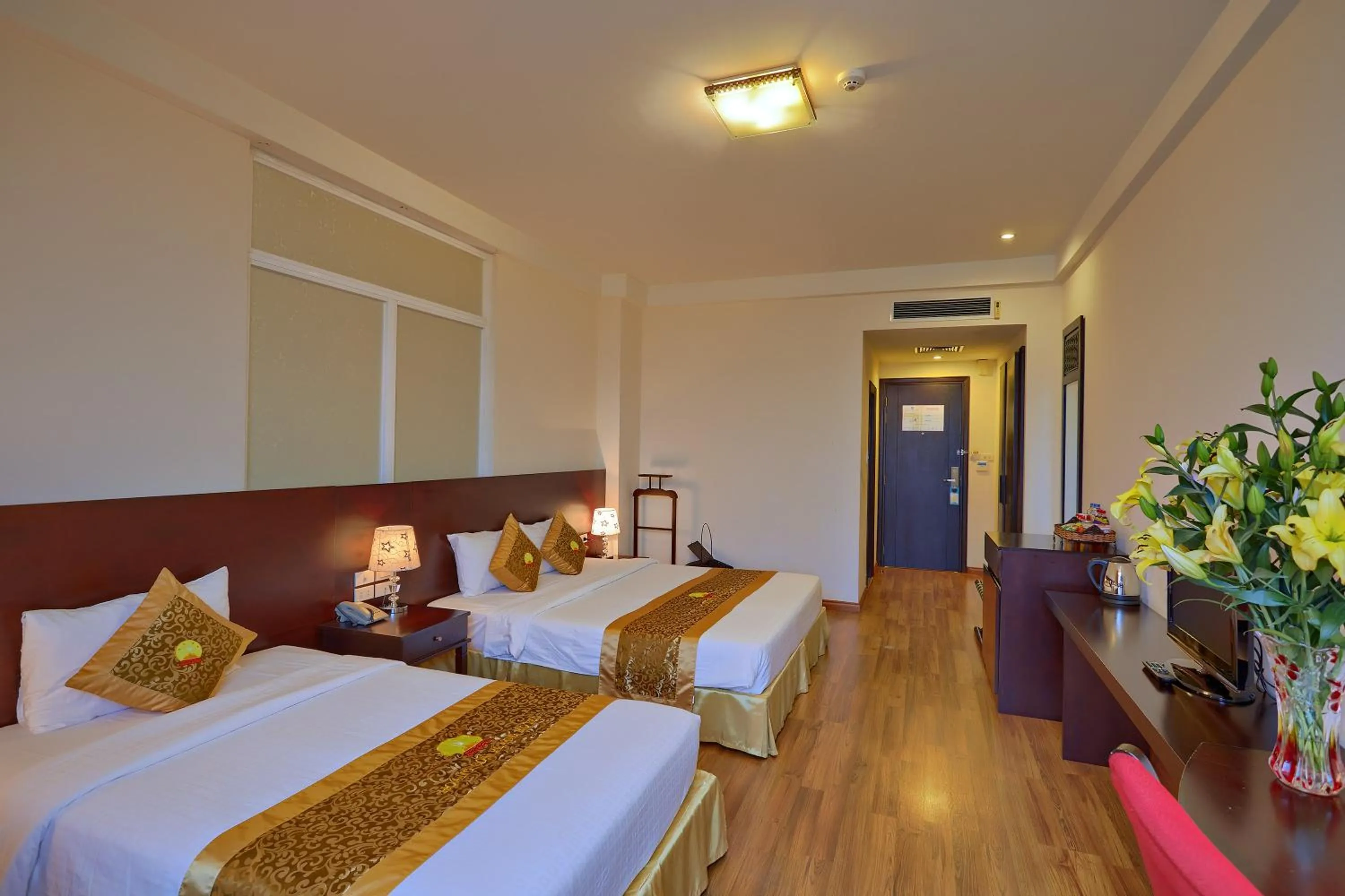 Bed in Hoang Son Peace Hotel