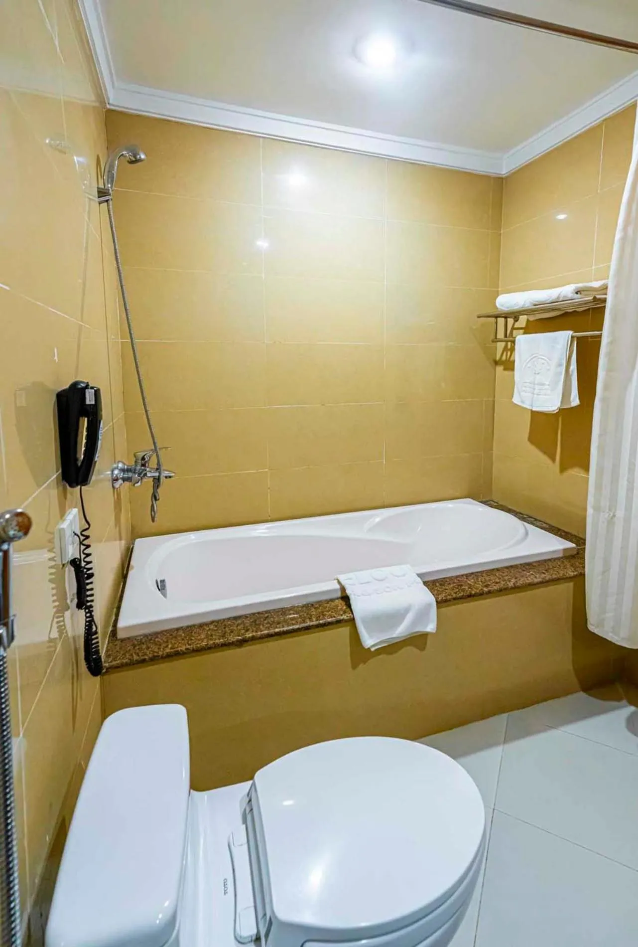 Bath in Hoang Son Peace Hotel