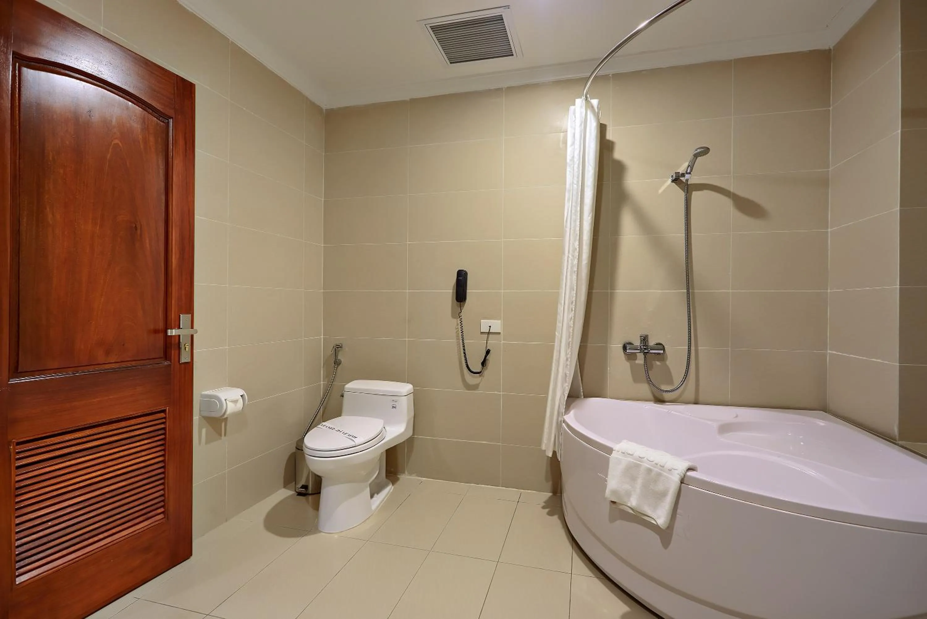 Bathroom in Hoang Son Peace Hotel