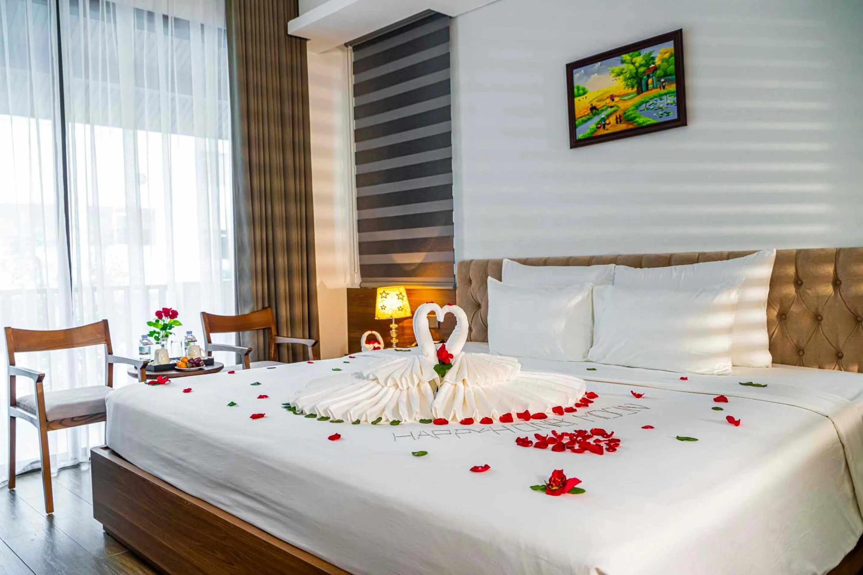 Bed in Hoang Son Peace Hotel