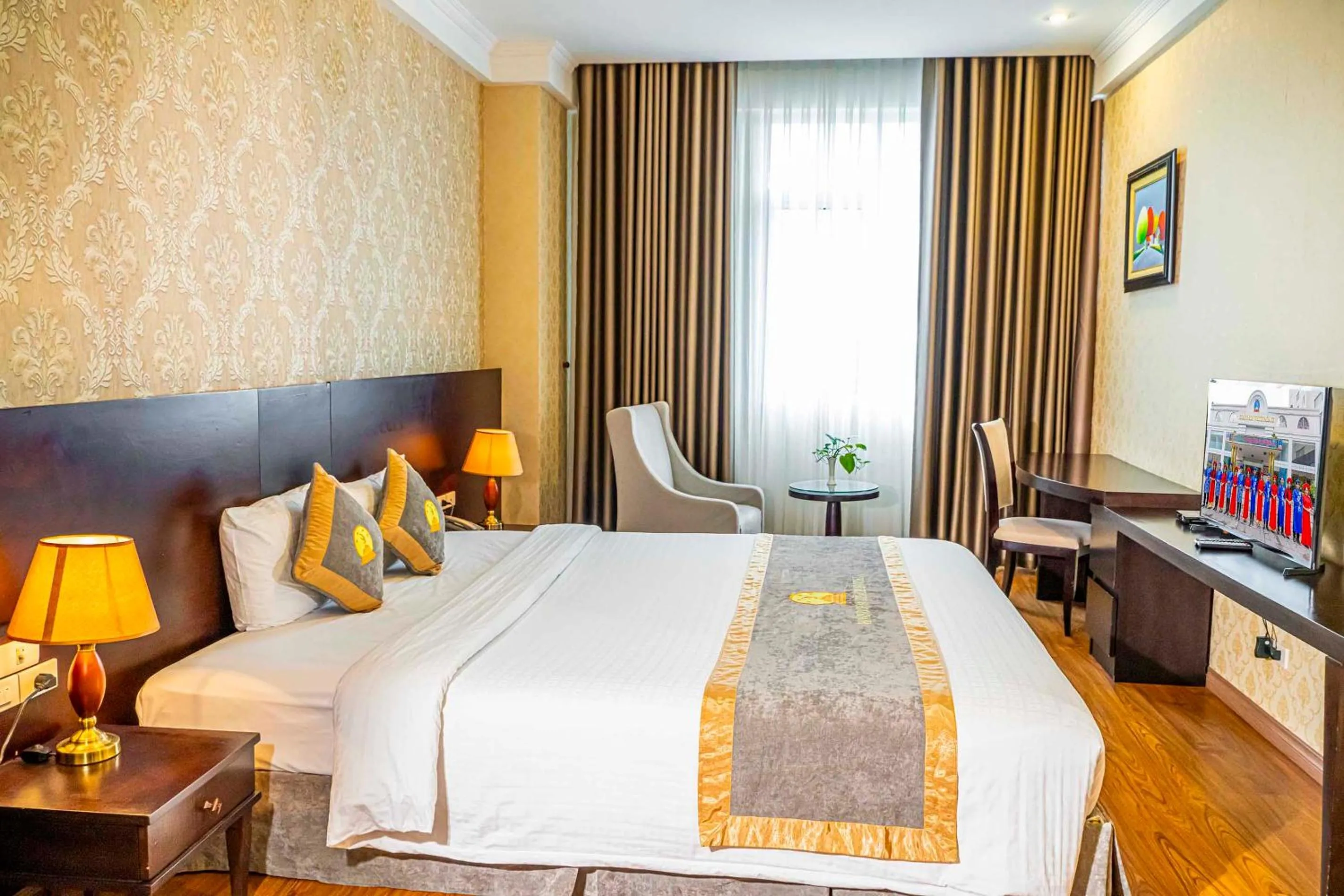 Bed in Hoang Son Peace Hotel