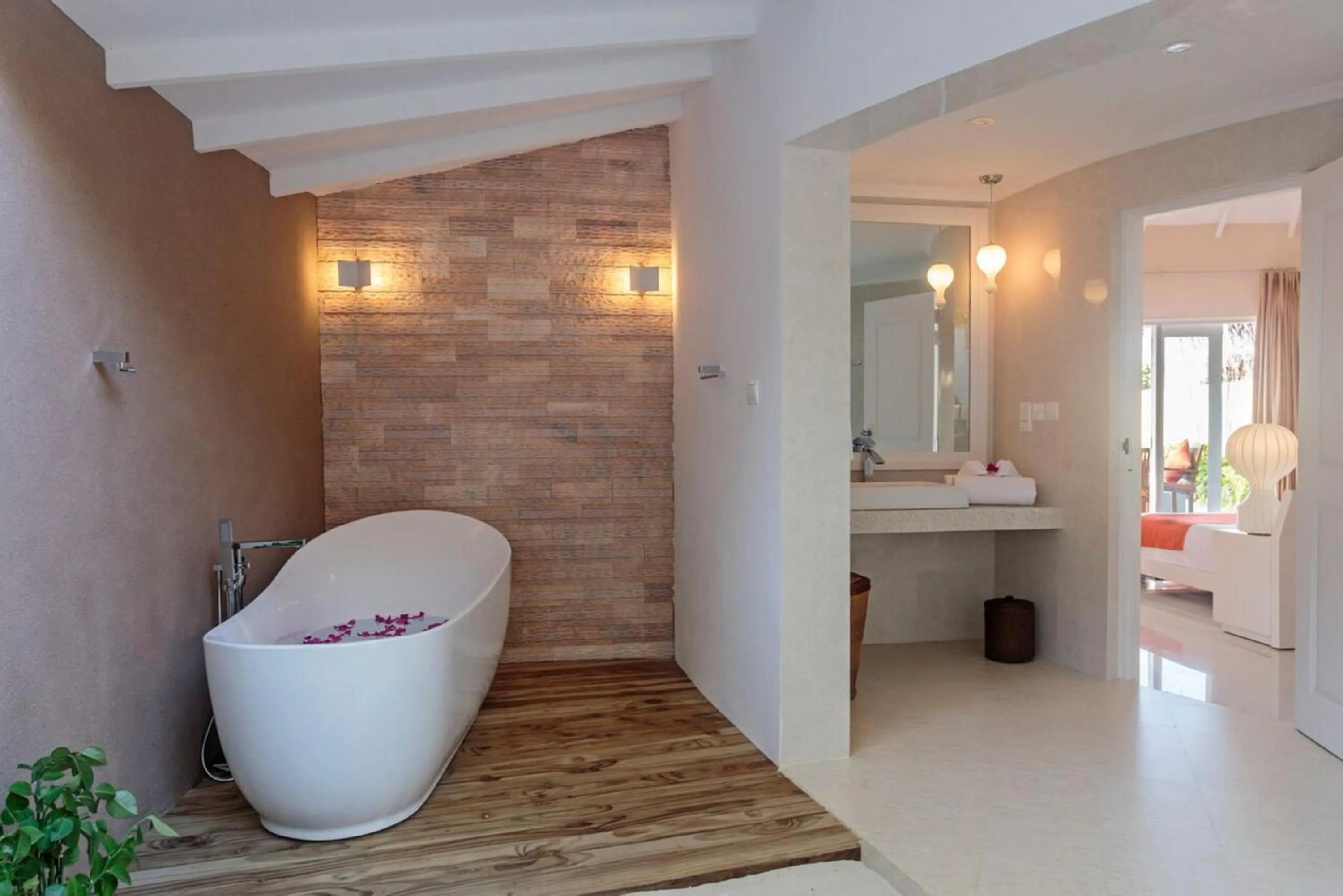 Bathroom in Sun Siyam Vilu Reef with Free Transfer