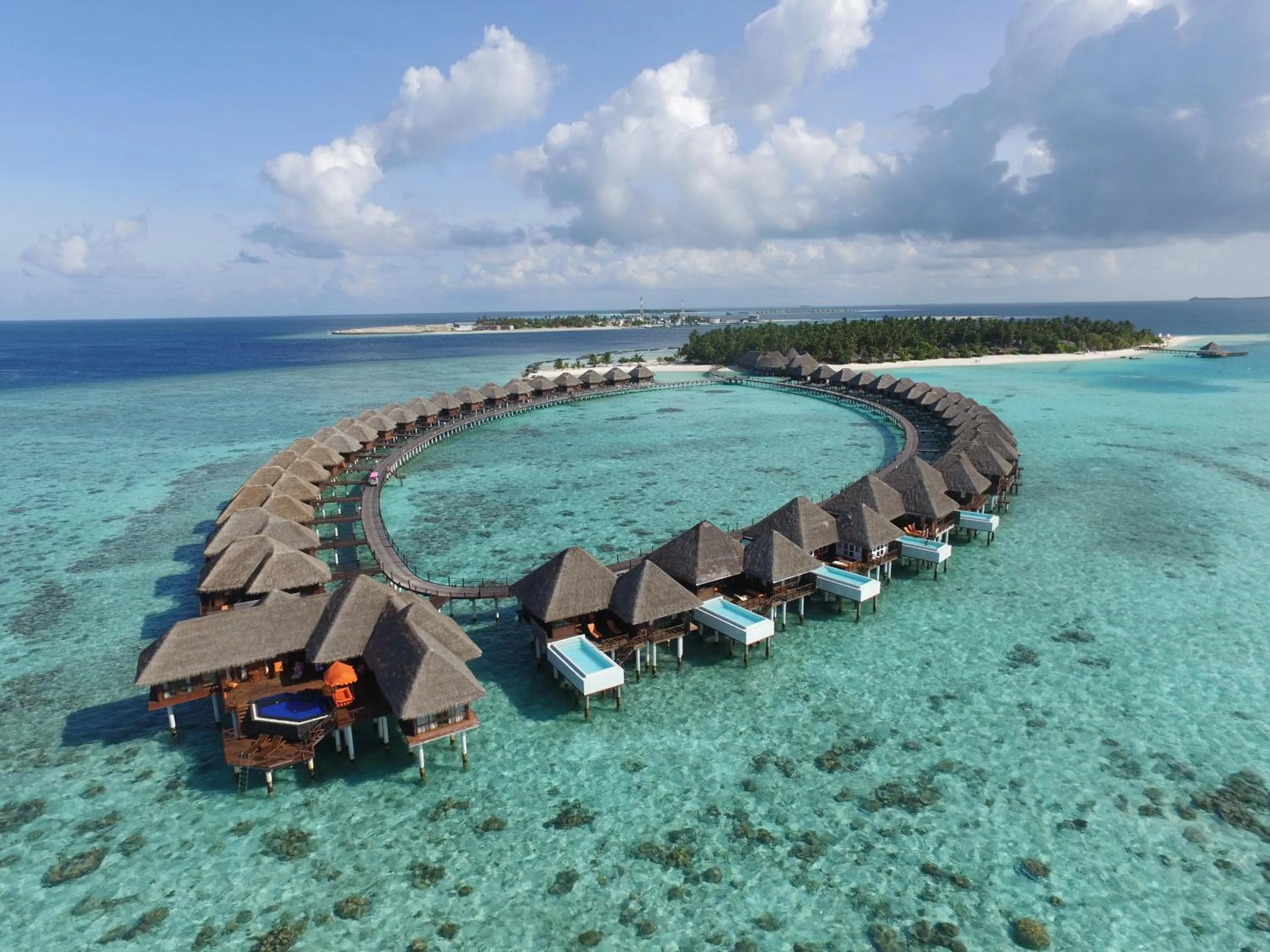 Bird's eye view in Sun Siyam Vilu Reef with Free Transfer