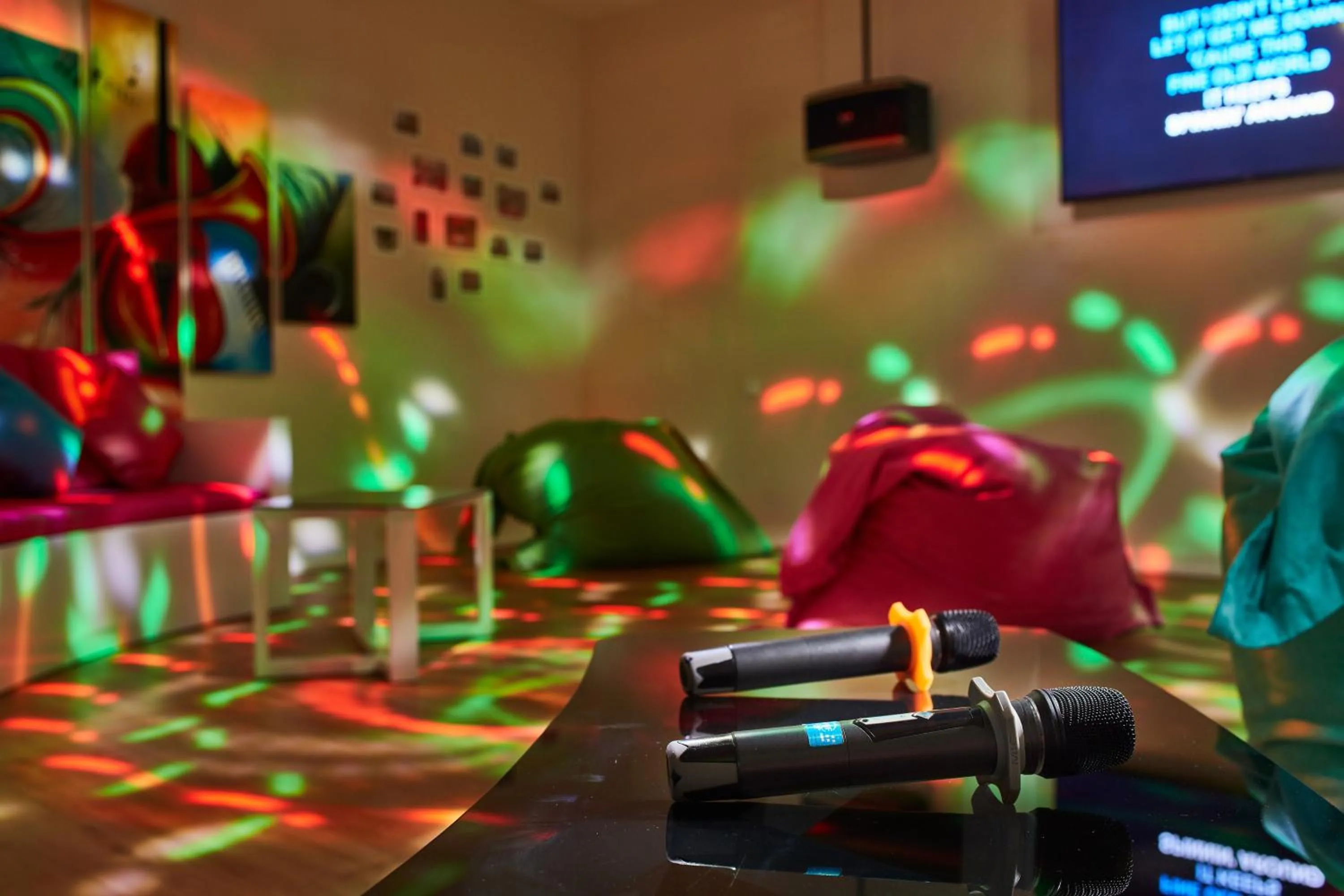 Karaoke in Sun Siyam Vilu Reef with Free Transfer