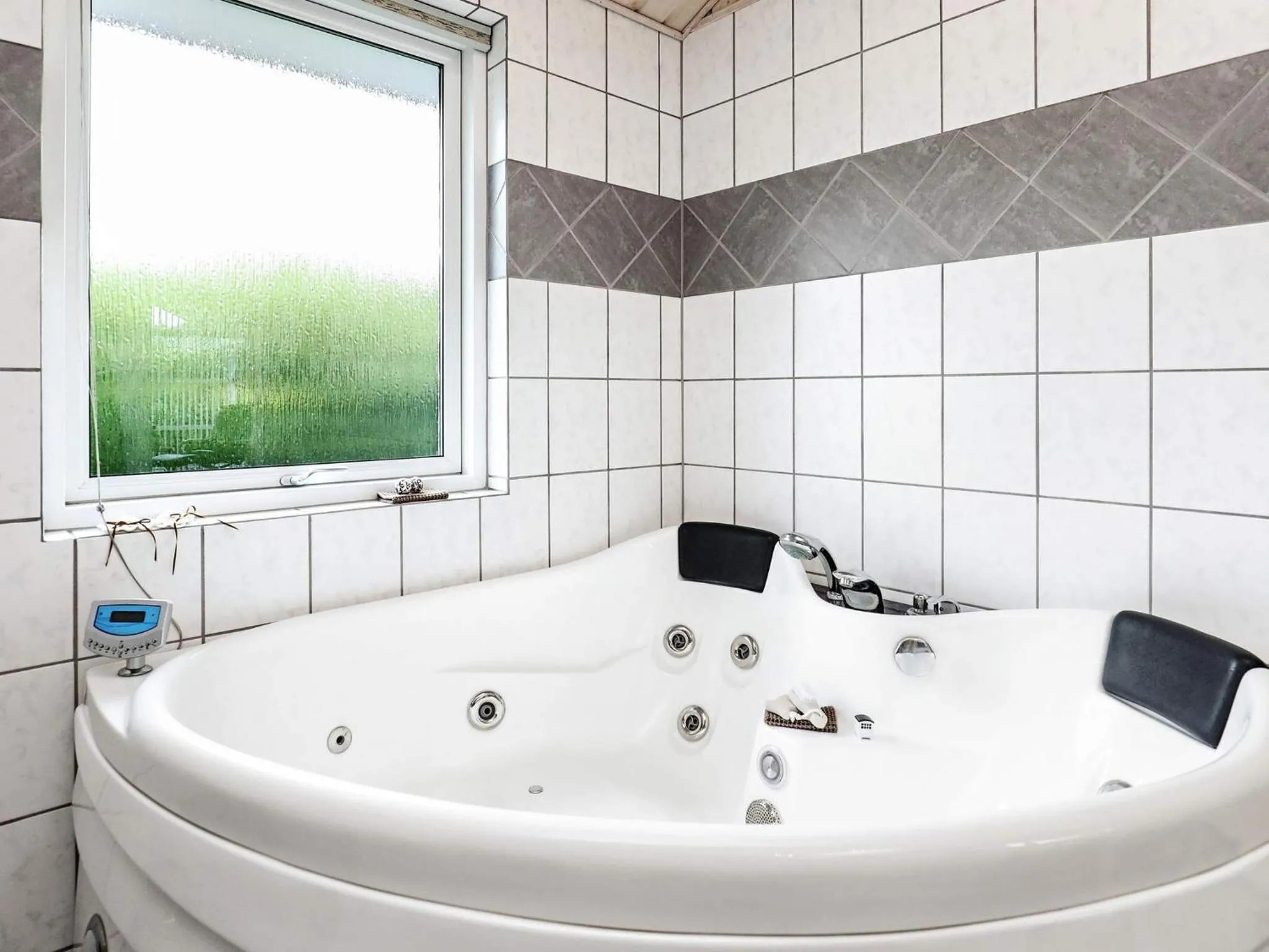 Spa and wellness centre/facilities in 8 person holiday home in Fjerritslev