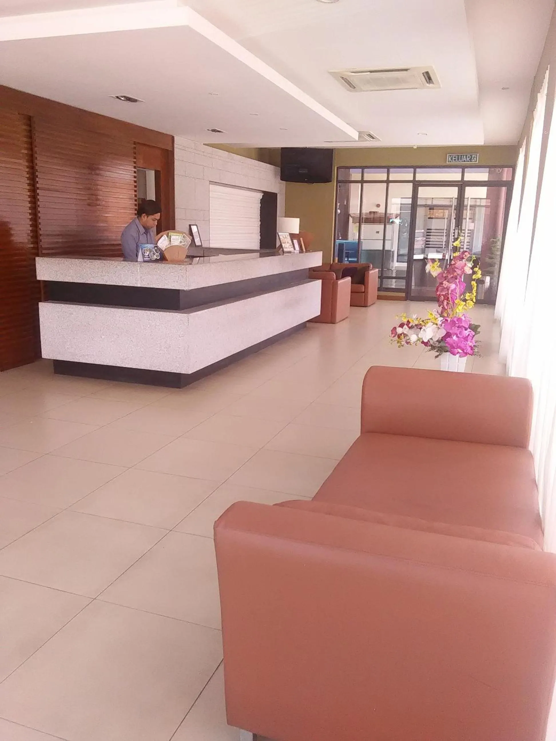 Lobby or reception in Gloria Swiss Hotel & Apartment Sandakan