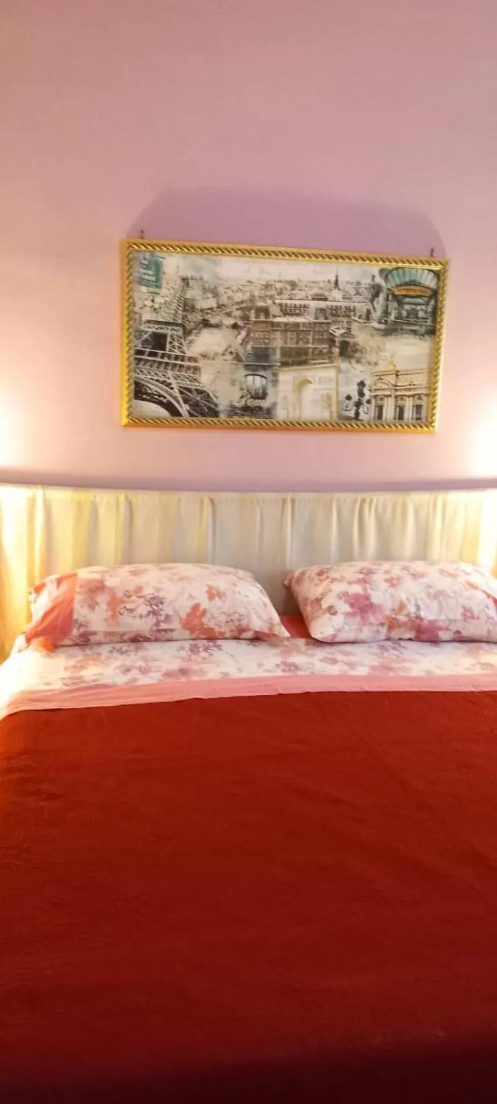 Bed in Cosmopolitan B&B