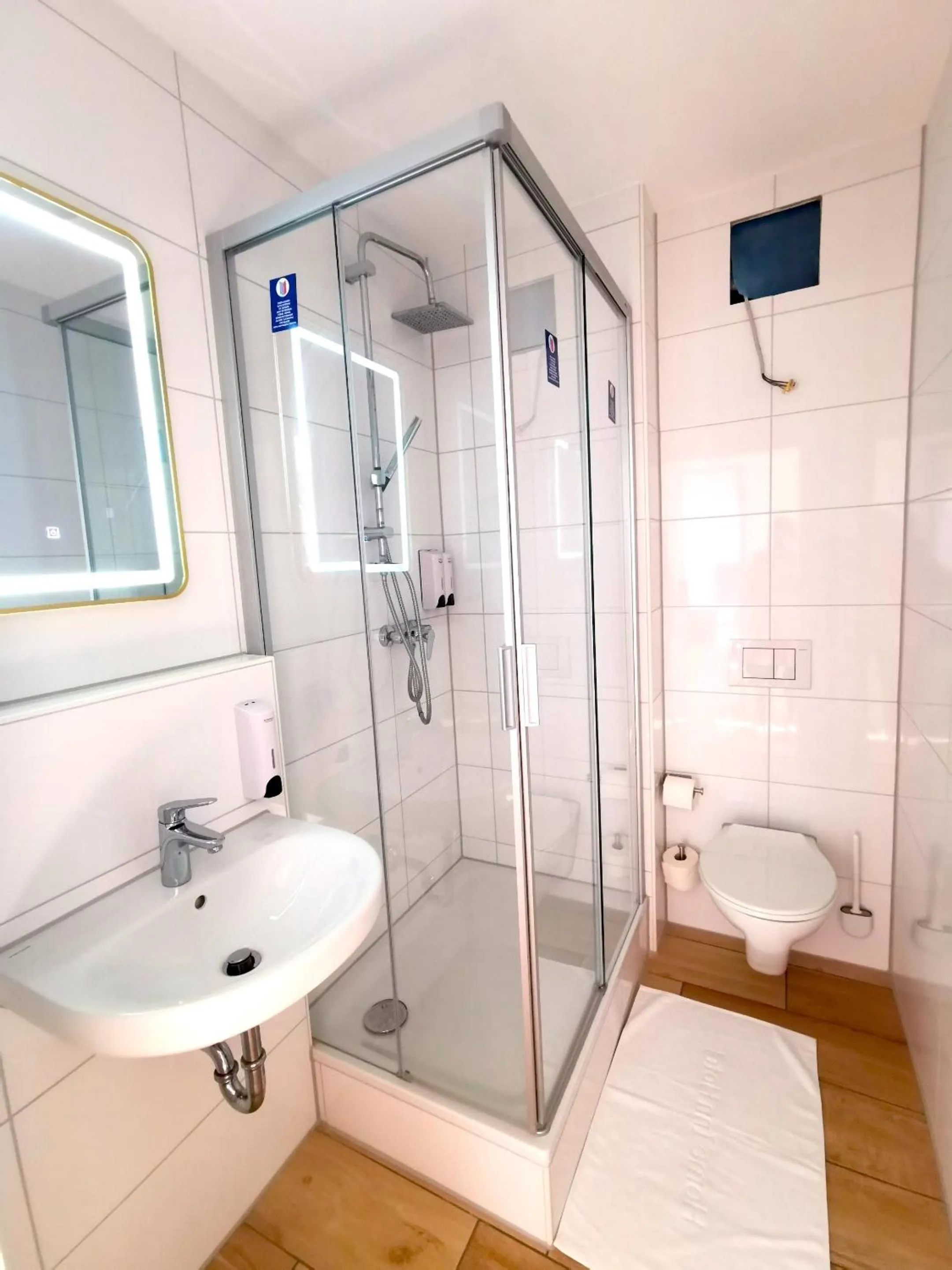 Bathroom in Home Inn Hotel