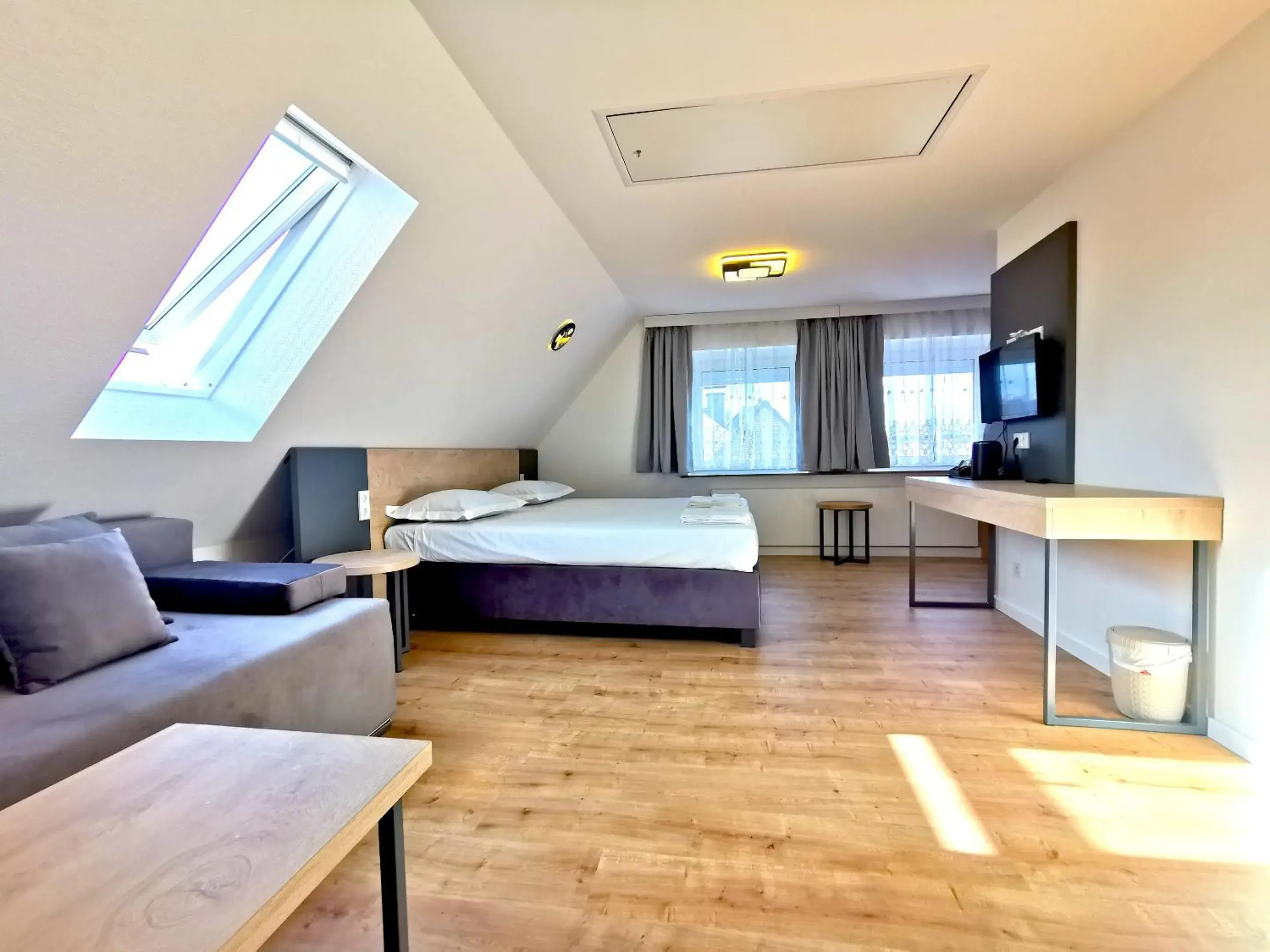 Bedroom, Bed in Home Inn Hotel Bedroom, Bed in Home Inn Hotel