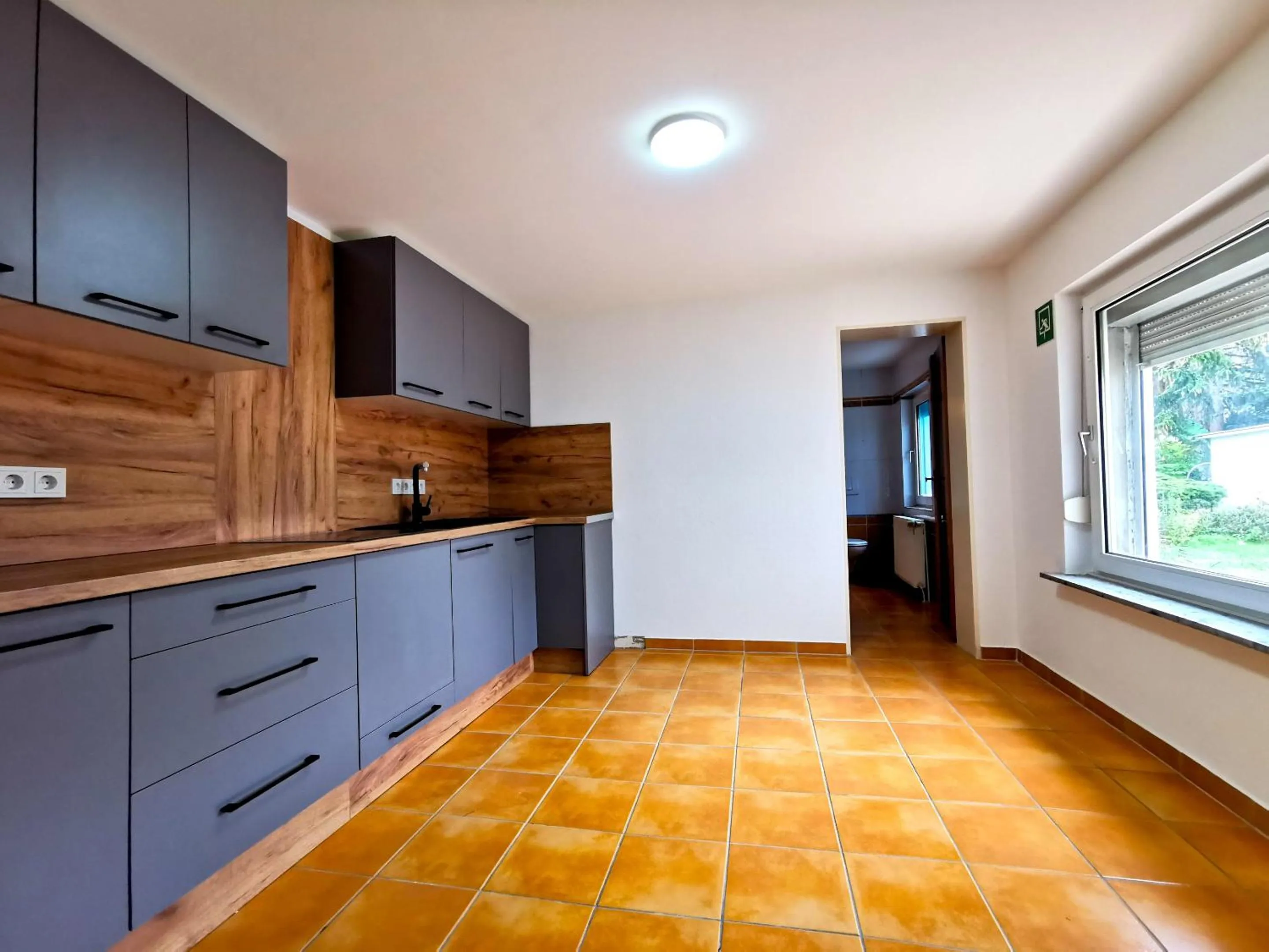 Kitchen or kitchenette in Home Inn Hotel