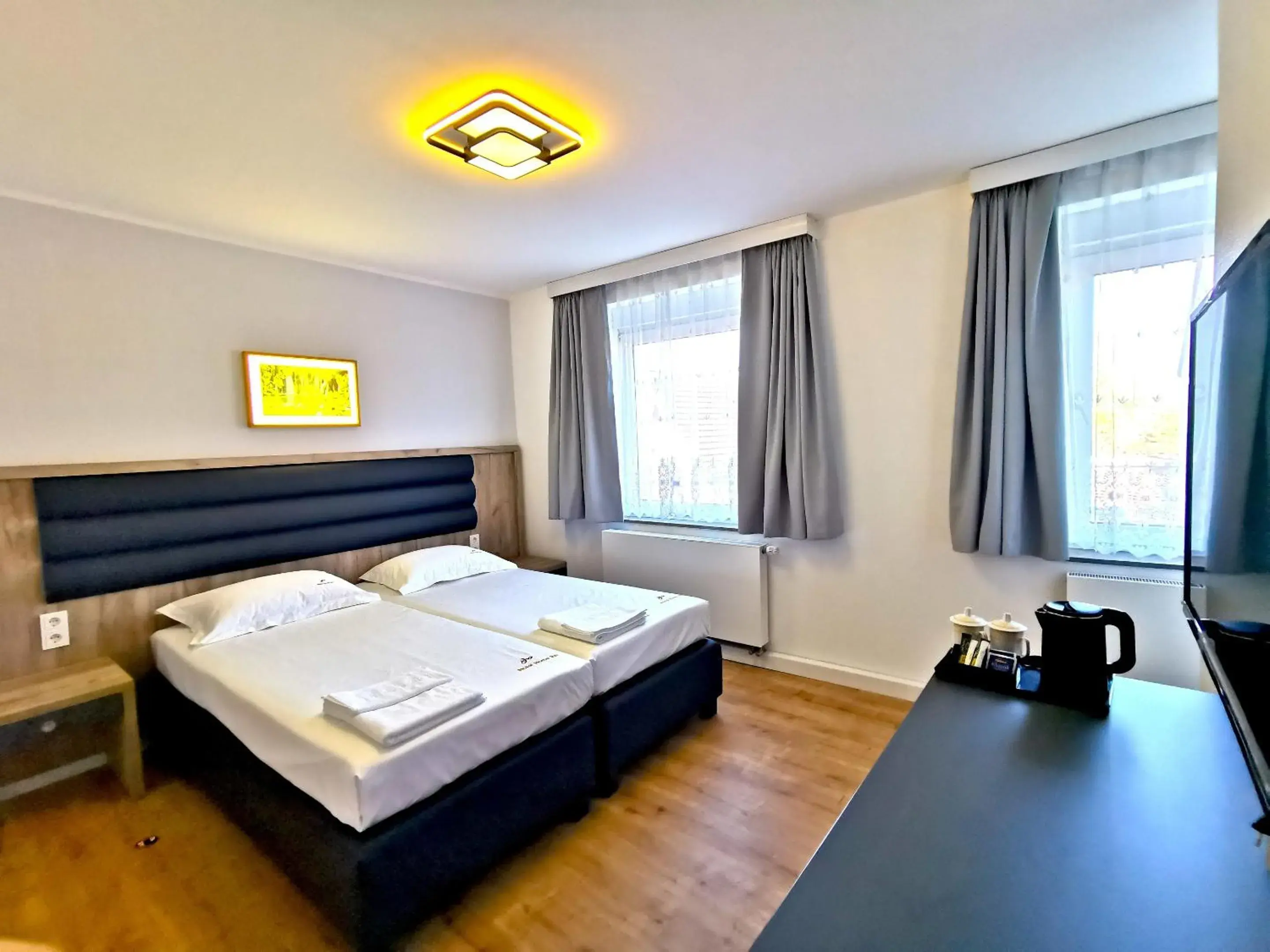 Bedroom, Bed in Home Inn Hotel Bedroom, Bed in Home Inn Hotel